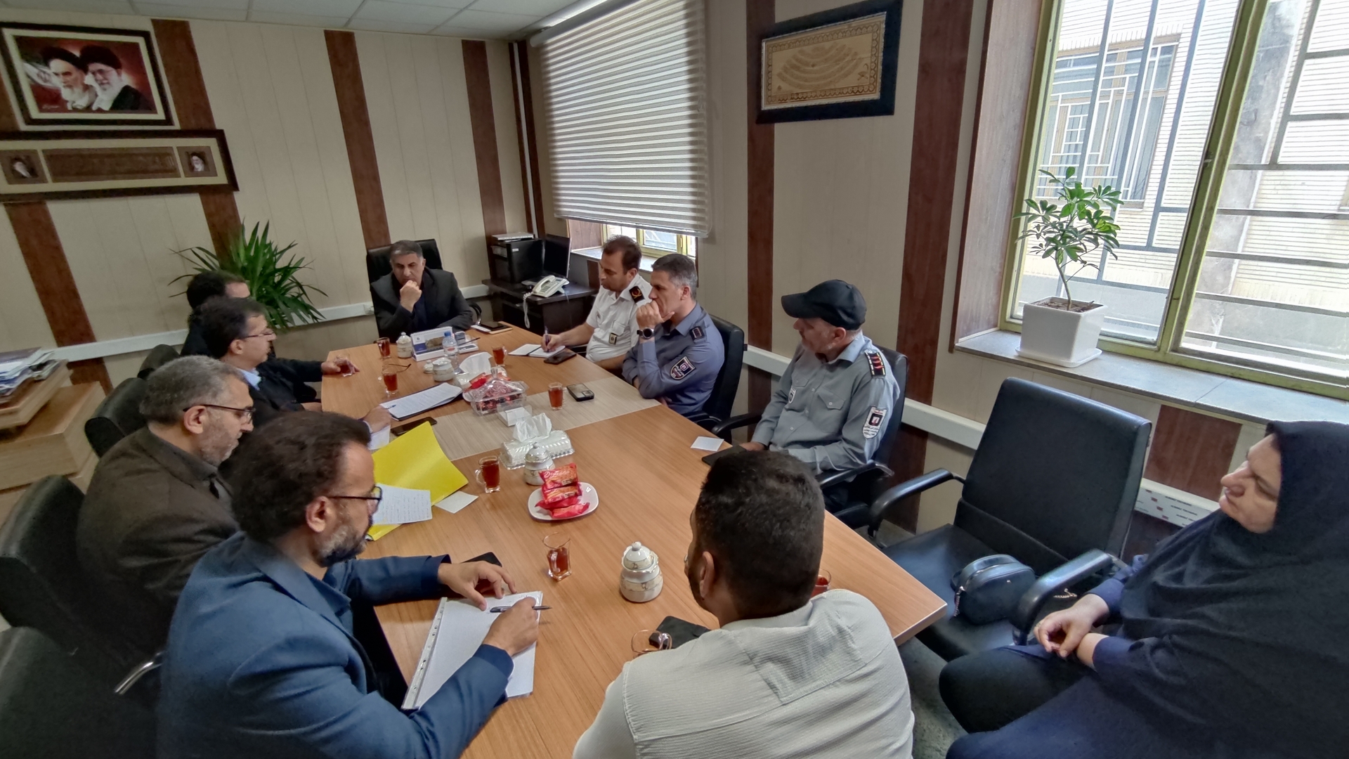 نشست هماهنگی آزمون عملی آتش‌نشان‌ها با حضور مدیران آتش‌نشانی شهرهای استان مرکزی و با محوریت دفتر امور شهری و شوراها برگزار شد.