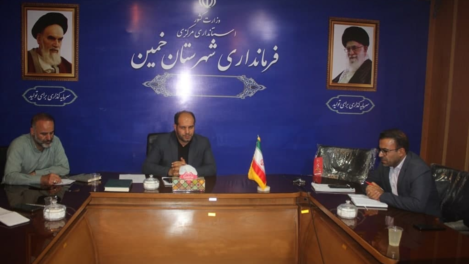 نشست بررسی مسائل و مشکلات گلخانه داران شهرستان خمین برگزار شد