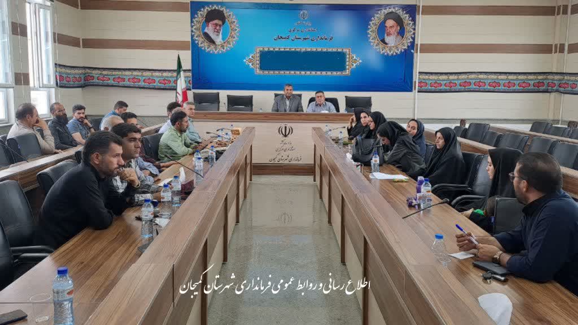 جلسه دهیاران شهرستان کمیجان به ریاست فرماندار