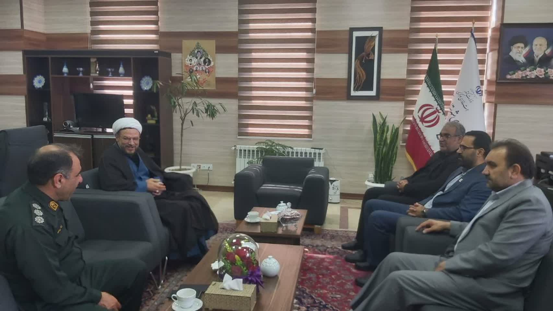 حضور مدیرکل پدافند غیرعامل در شهرستان آشتیان و بررسی الزامات تاب‌آوری زیرساختی