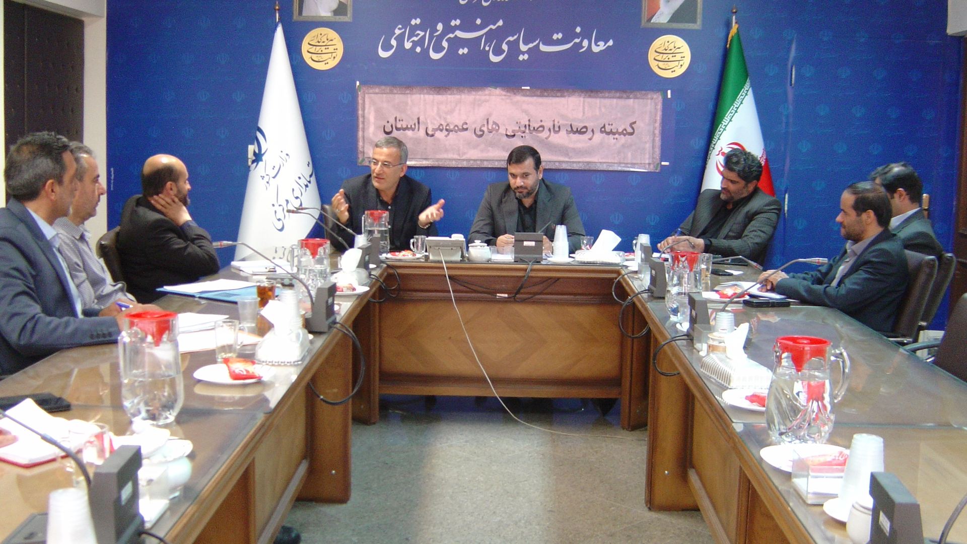 جلسه کمیته رصد نارضایتی های عمومی استان راس ساعت 30/ 10 صبح روز دوشنبه مورخ 30/ 4/ 1404 به ریاست جناب آقای برنج زاده مدیر کل امنیتی و انتظامی در محل سالن جلسات بقه سوم استانداری تشکیل گردید.