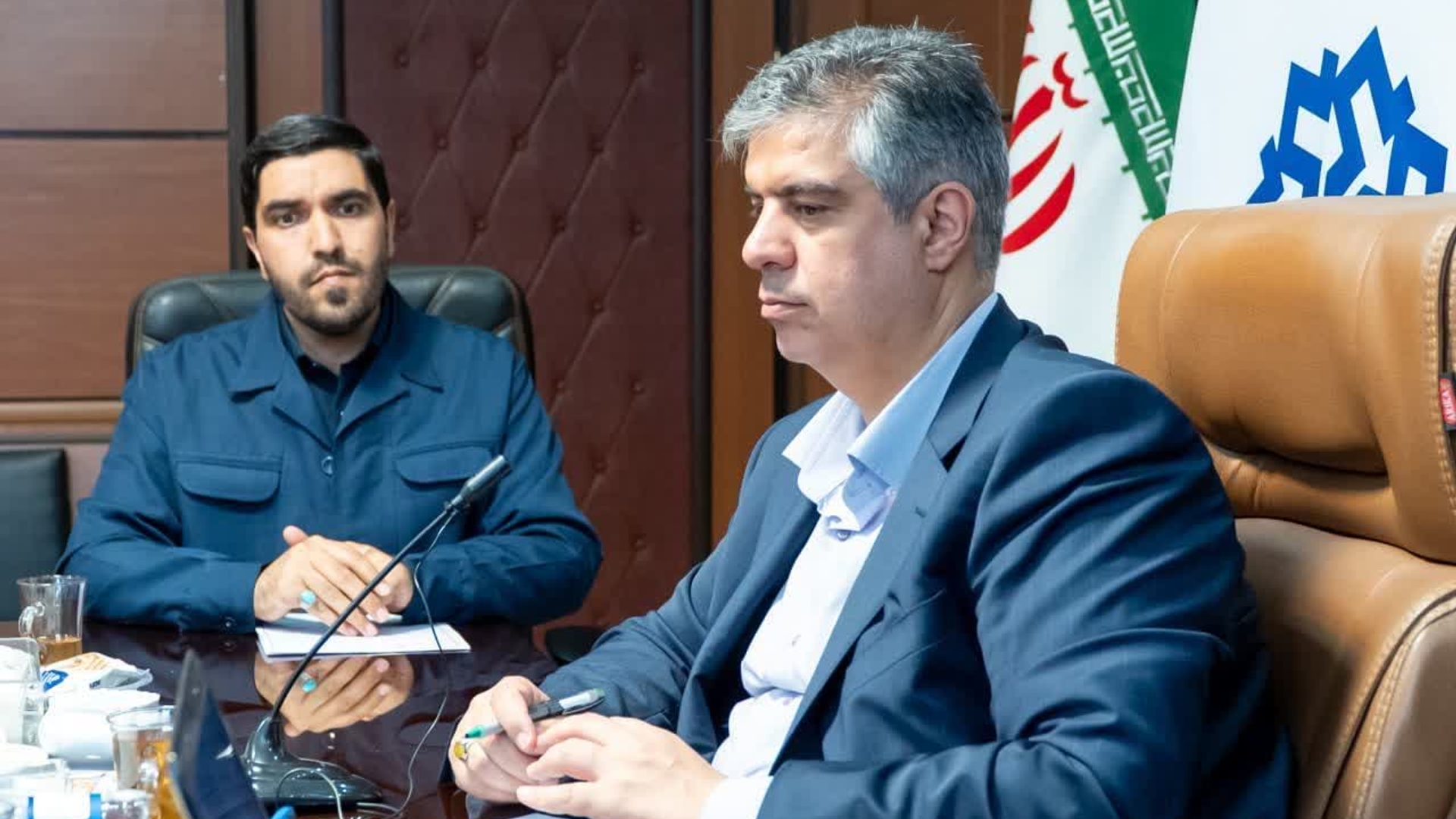 🔻جلسه ۲ پاسخگویی سامد استاندار مرکزی در سال ۱۴۰۴ برگزار شد.

🔹جلسه ۲ پاسخگویی سامد استاندار مرکزی  در سال ۱۴۰۴ توسط دکتر مهدی زندیه وکیلی، استاندار در محل سالن جلسات شهید محلاتی برگزار و پاسخ تلفنی شهروندان استان مرکزی بودند.

🔹 در این جلسه علیرضا ملک جانی سرپرست دفتر مدیریت عملکرد،بازرسی،امورحقوقی و ارتباطات مردمی استانداری مرکزی، استاندار مرکزی را همراهی می‌کرد.