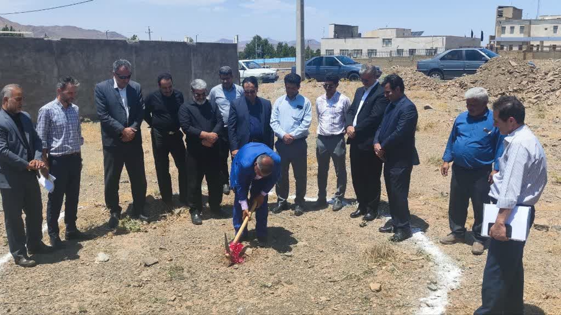 کلنگ‌زنی ساختمان اداری ثبت اسناد و املاک شهرستان خنداب