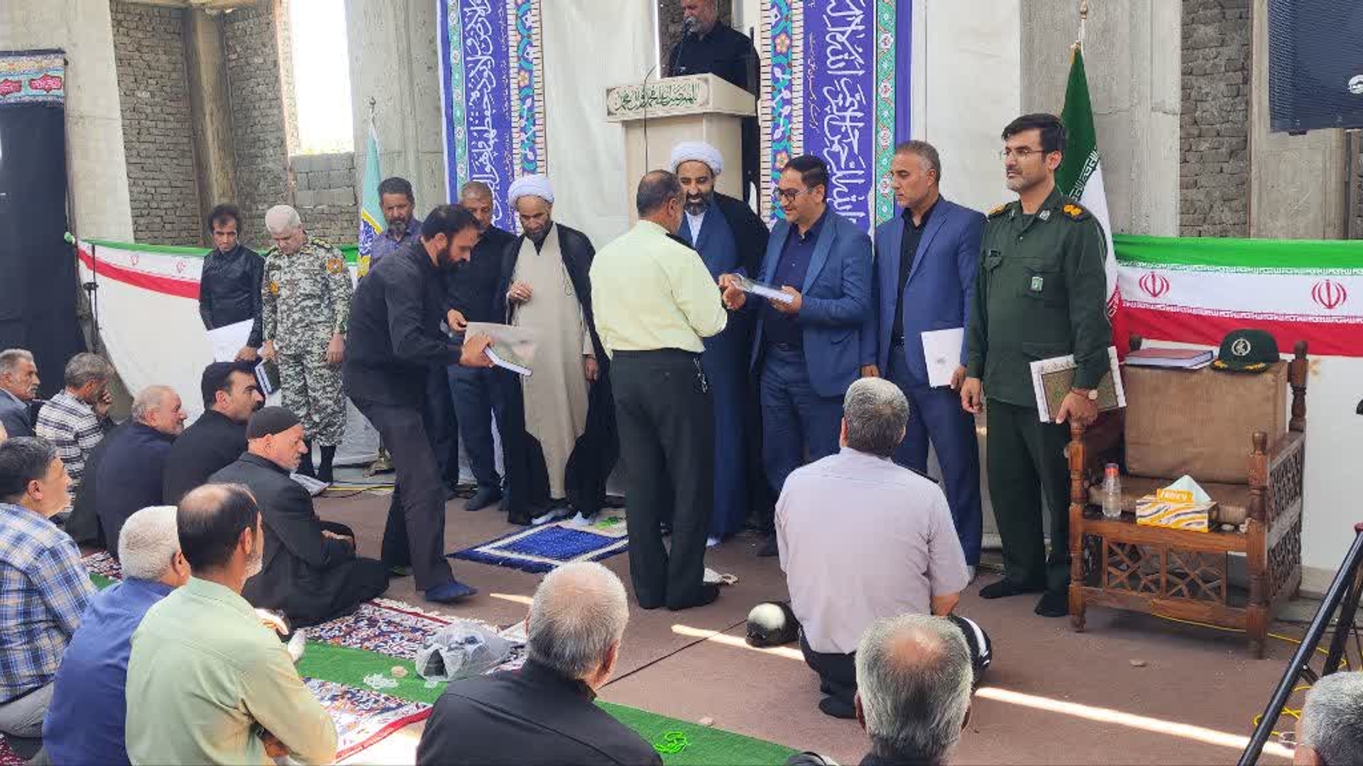 تقدیر امام جمعه خنداب از فرماندار و اعضای ستاد نماز جمعه شهرستان