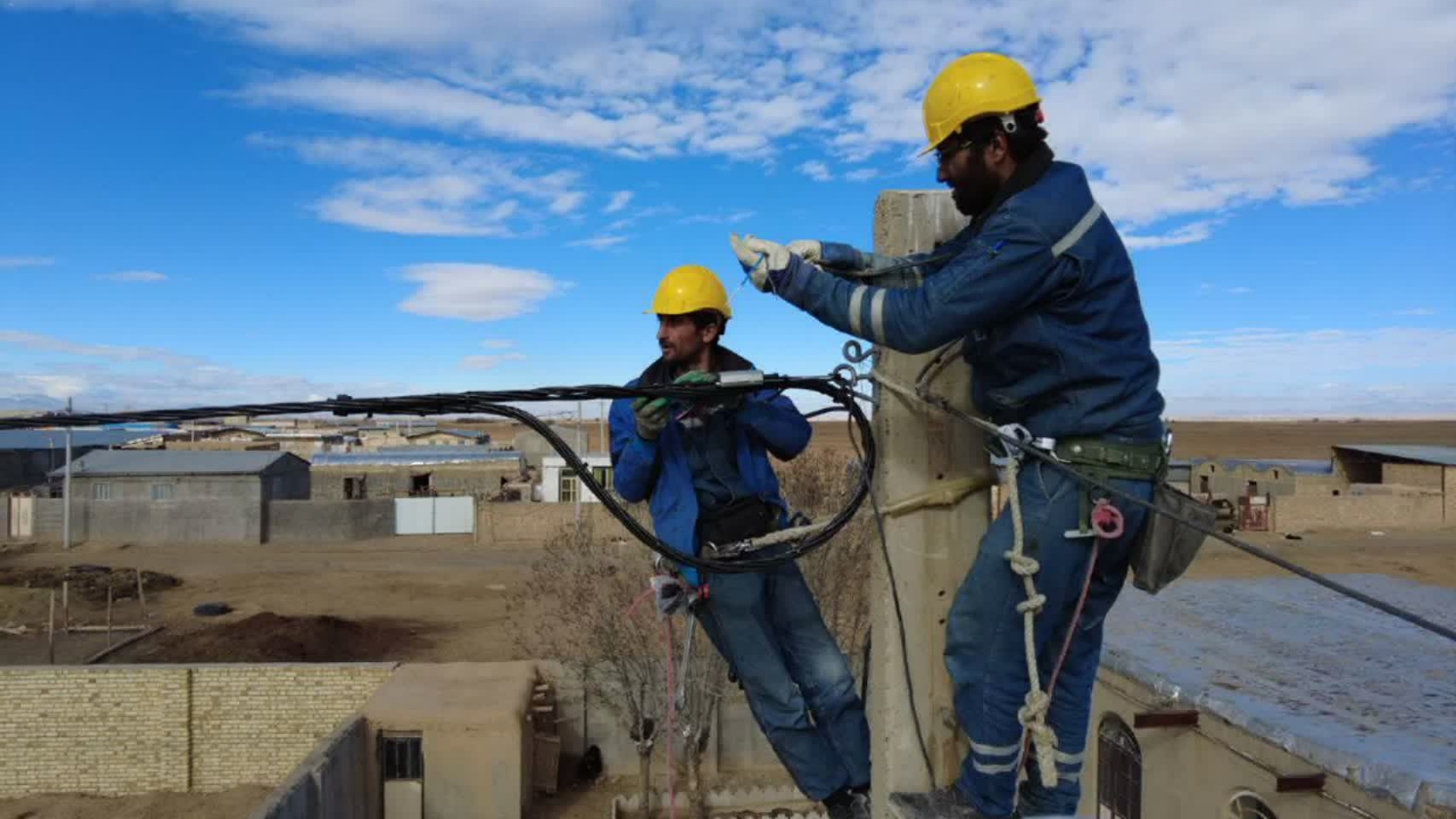 🔻شبکه توزیع برق کمیجان کابلی شد