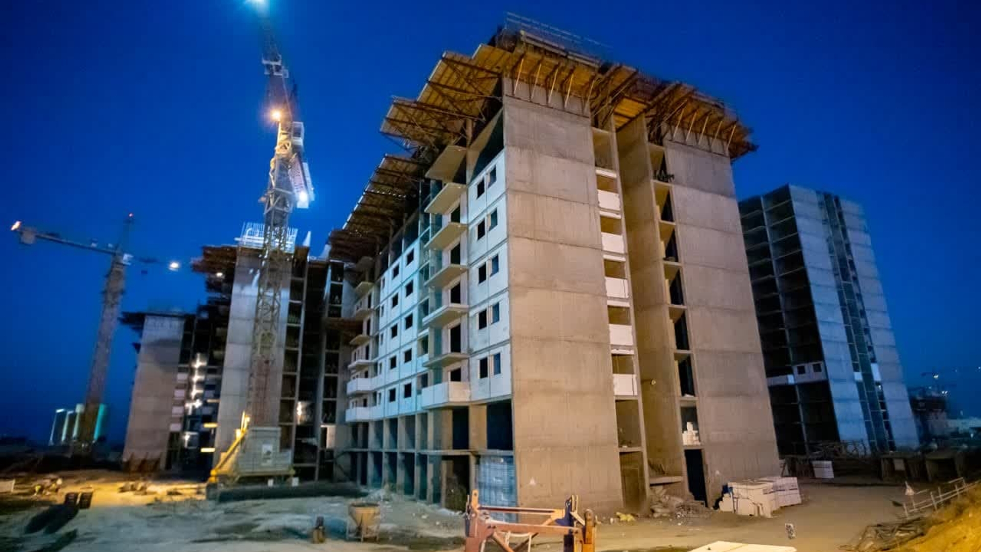 بخشِ متوقف شده پروژه ۸۱۱۲ واحدی اراک با پیمانکار جدید فعال می‌شود