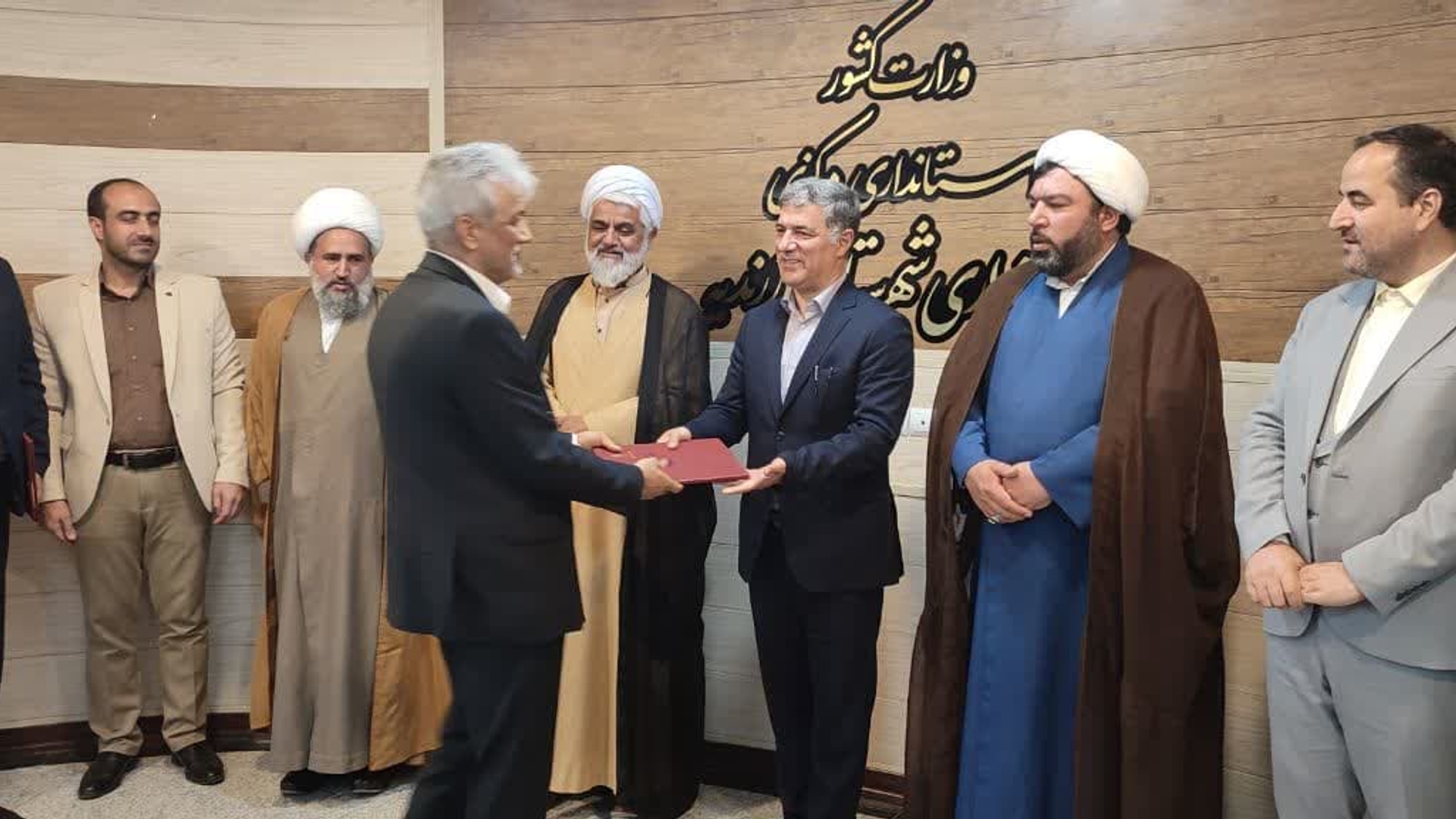 🔻آئین تکریم و معارفه فرماندار شهرستان زرندیه برگزار شد