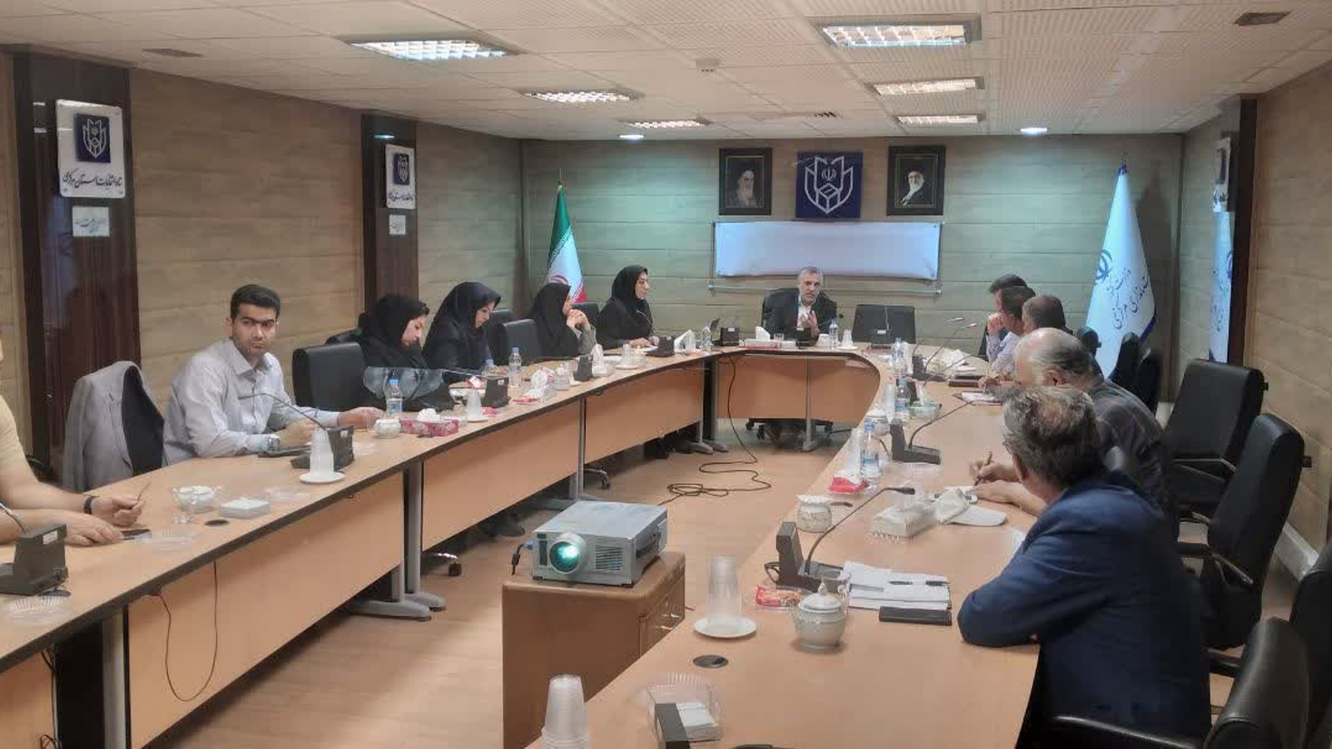 برگزاری جلسه دو کمیته تخصصی ذیل مرکز دیده بان اجتماعی استان با موضوع حاشیه نشینی و تکدی گری