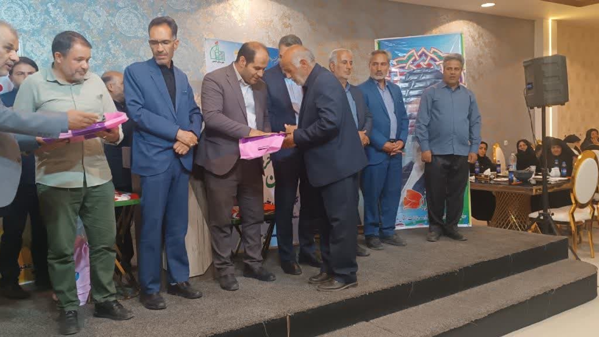 همایش خادمین حرم عشق در شهرستان خمین بر گزار شد