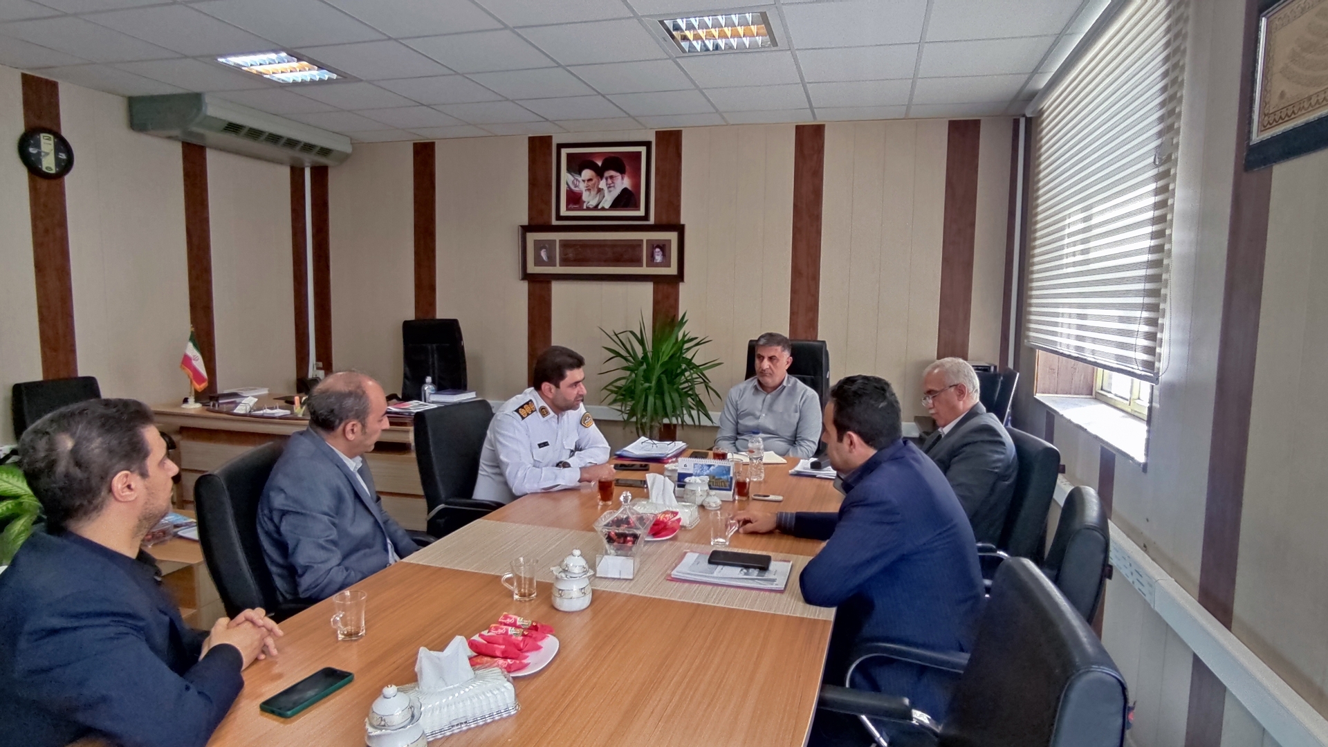 نشست تخصصی هماهنگی برای اجرای طرح کنترل هوشمند معاینه فنی وسایل نقلیه در استان مرکزی برگزار شد.