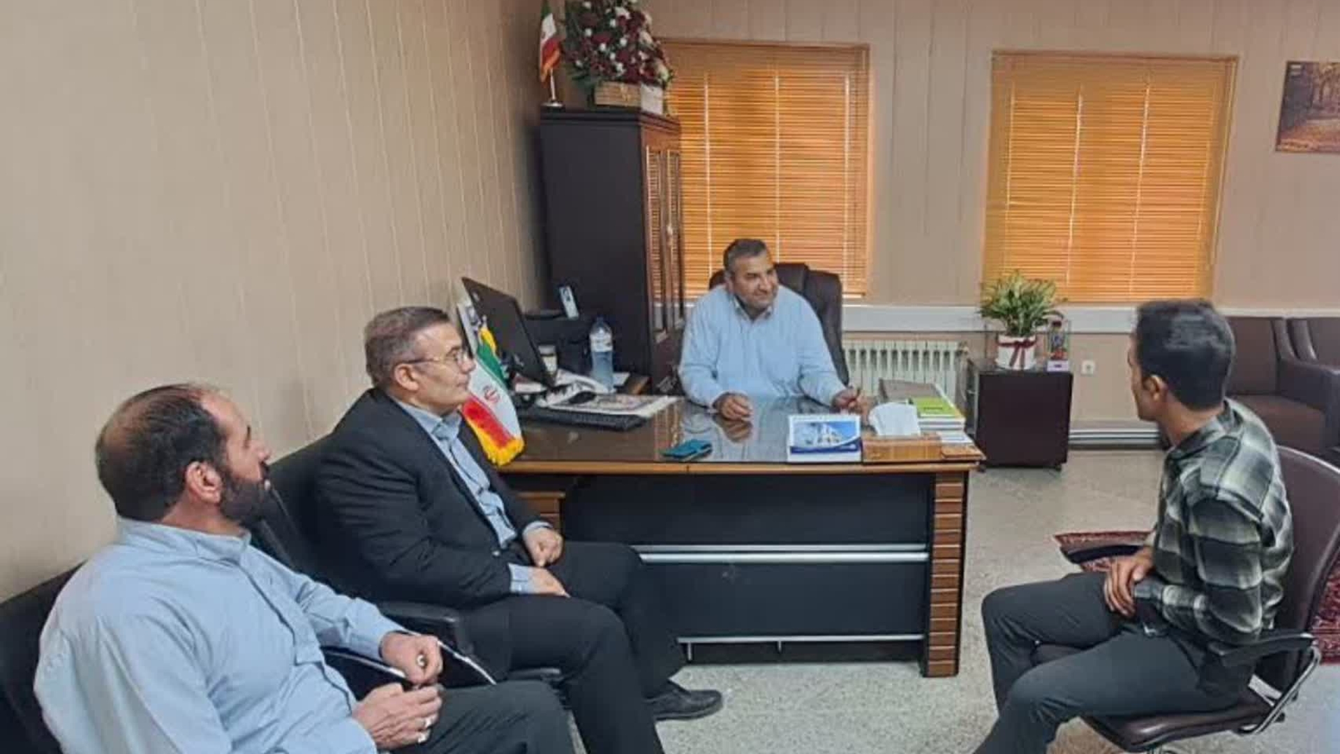 🔻دیدار بخشدار مرکزی و اعضای شورای اسلامی روستا های فضل‌ آباد و چالمیان با فرماندار شهرستان