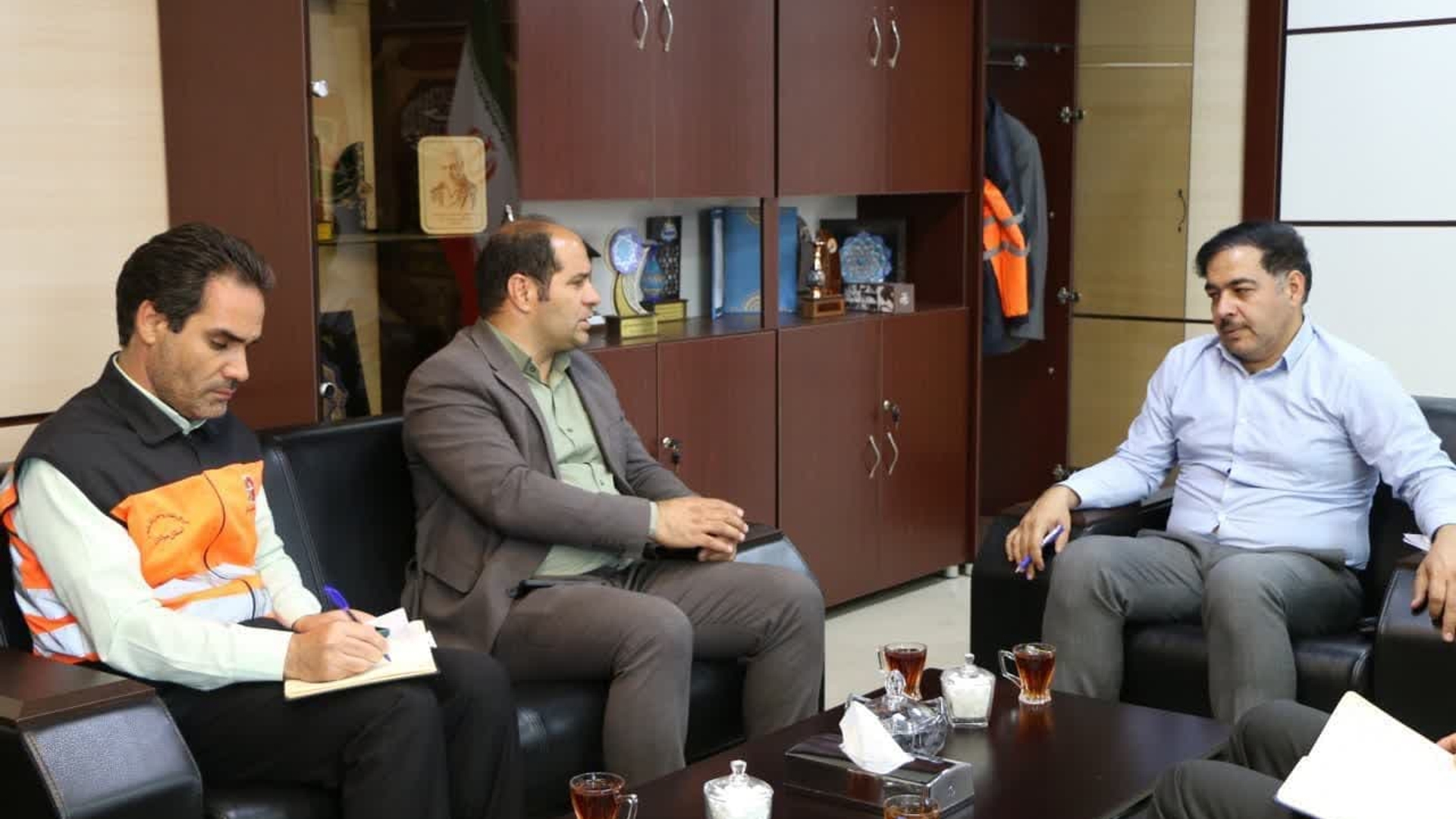 نشست هم اندیشی فرماندار شهرستان خمین با مدیر کل راهداری و حمل و نقل استان برگزار شد