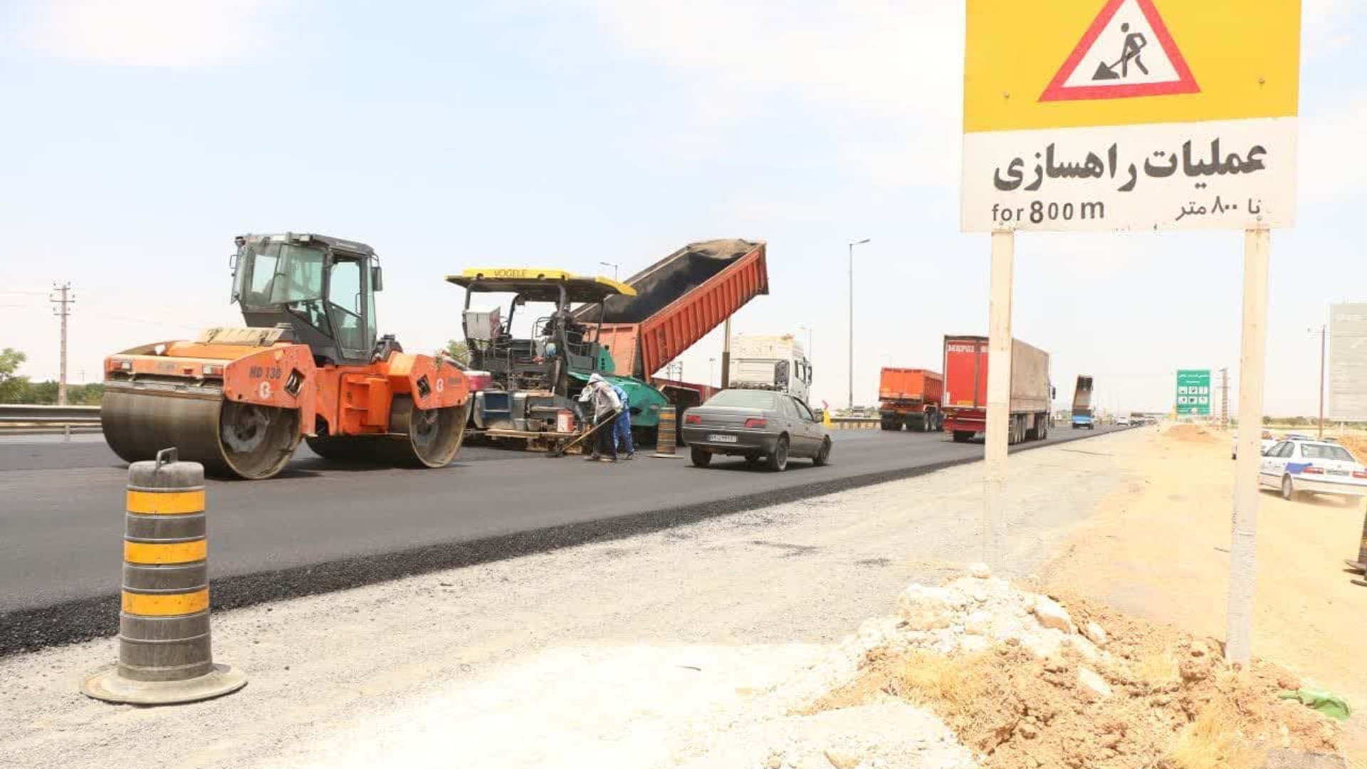 استاندار مرکزی: راه‌های استان به یک کارگاه بزرگ عمرانی تبدیل شده است