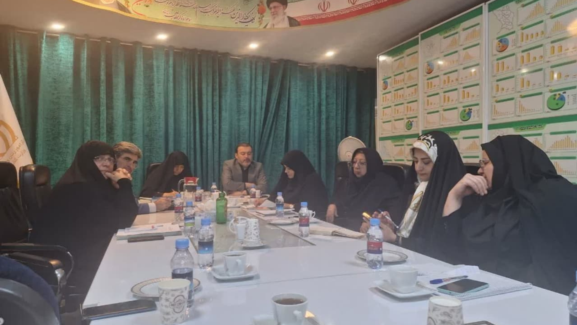 حضورمفتح زاده مدیرکل امور زنان وخانواده استانداری به عنوان رئیس منطقه ۴ درنشست تبادل نظر درخصوص اجرای طرح های منطقه ای(پنج منطقه تقسیمات کشوری )باحضور خانم داداندیش رئیس مرکز امورزنان وخانواده وزارت کشور و آقای دوستی معاون هماهنگی امور اقتصادی وزارت کشور .

دوشنبه ۱۳ مرداد ۱۴۰۴