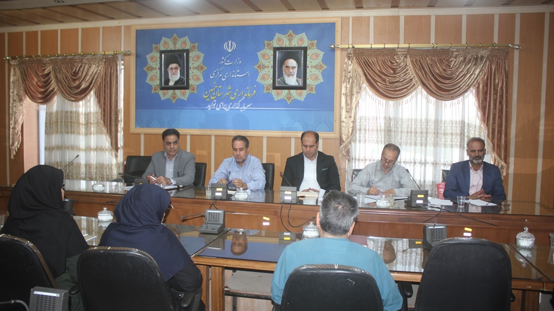 نشست هم اند یشی مسئولان با سازمان های مردم نهاد شهرستان خمین برگزار شد