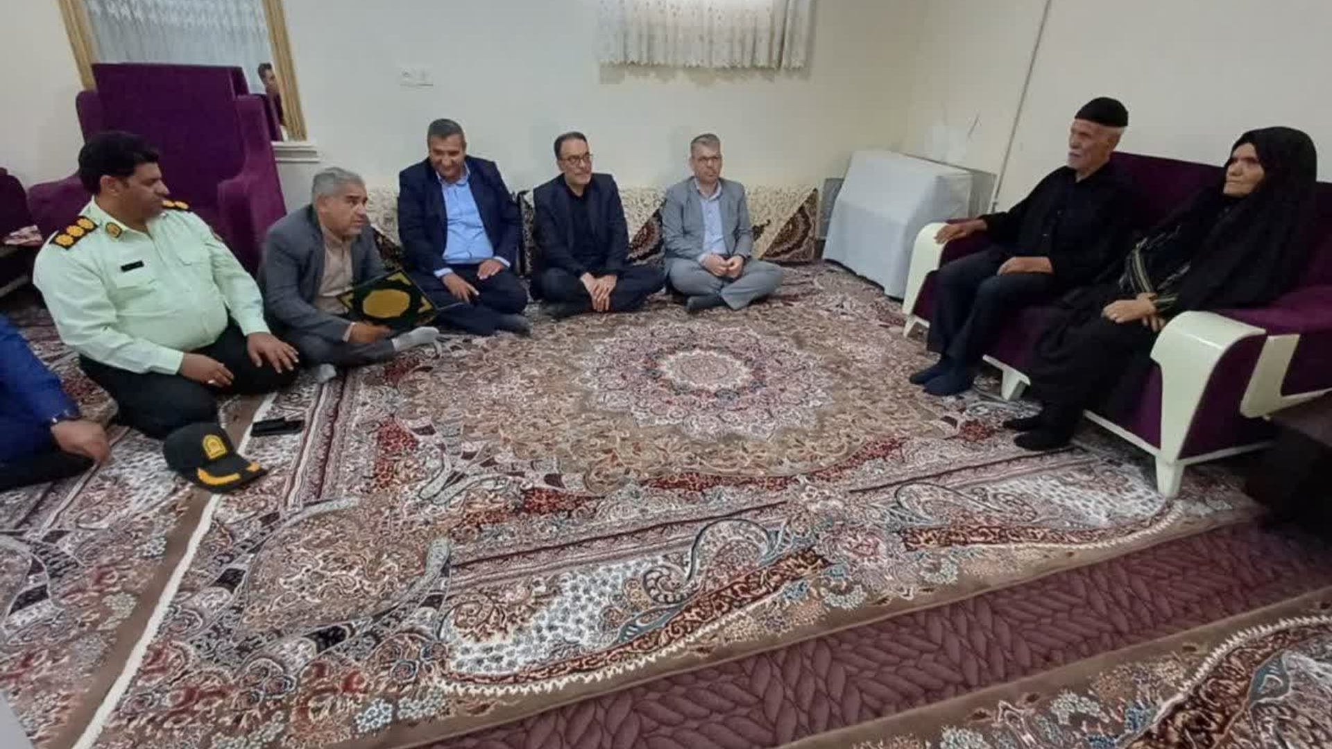 🔻دیدار دکتر مددی فرماندار شهرستان کمیجان و دکتر ابراهیمی نماینده مردم در مجلس شورای اسلامی با خانواده معزز شهید خسروبیگی در روستای خسروبیگ