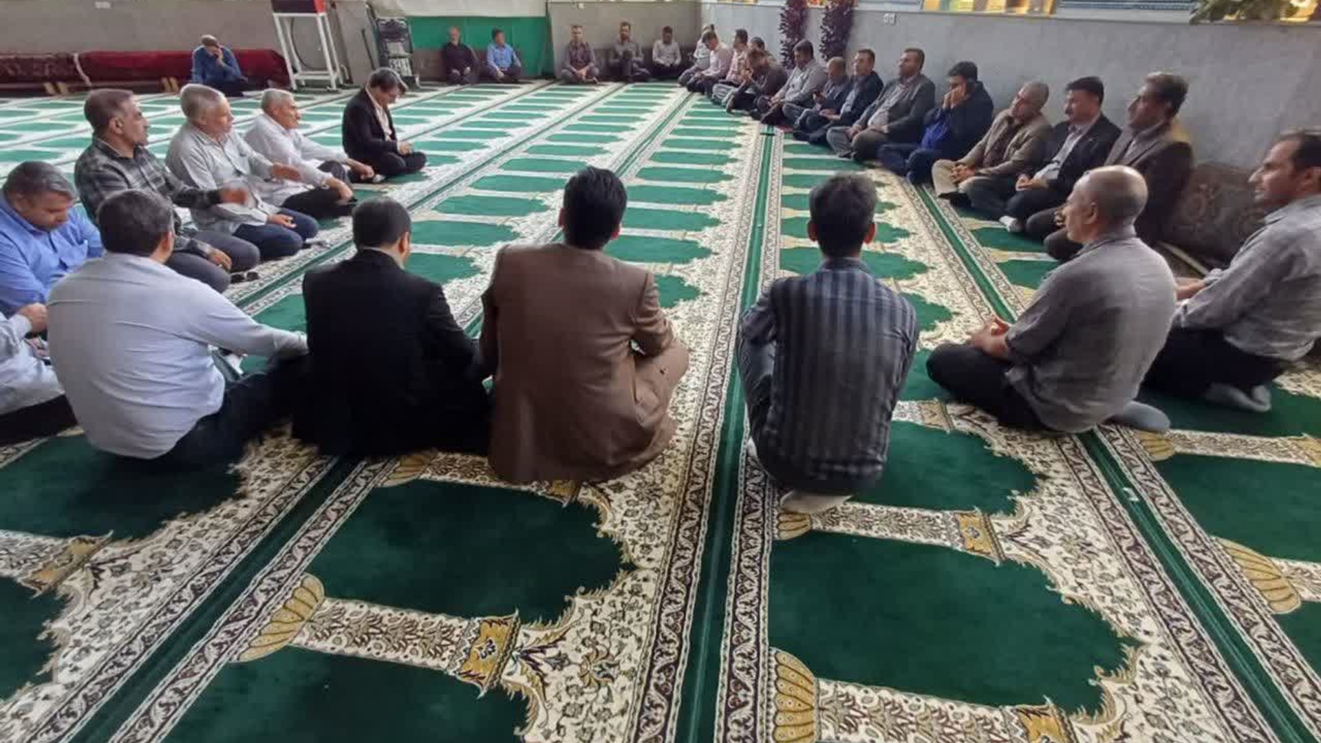 دیدار و گفت‌وگوی دکتر مددی فرماندار شهرستان و دکتر جمالیان نماینده مردم شریف اراک، کمیجان و خنداب با اهالی روستای چهرقان