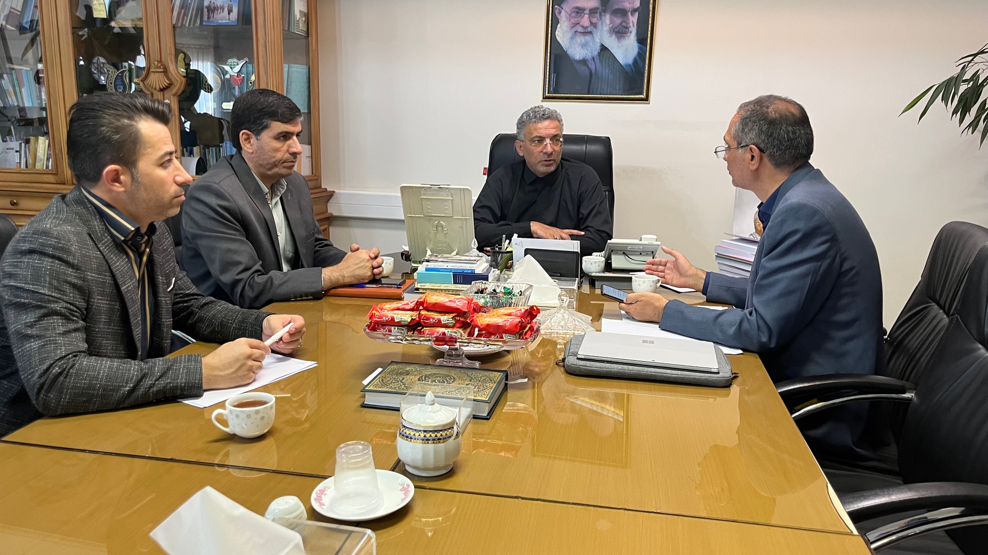 برگزاری جلسه هماهنگی  جهت انعقاد تفاهم نامه همکاری مخابرات ایران  و استانداری مرکزی