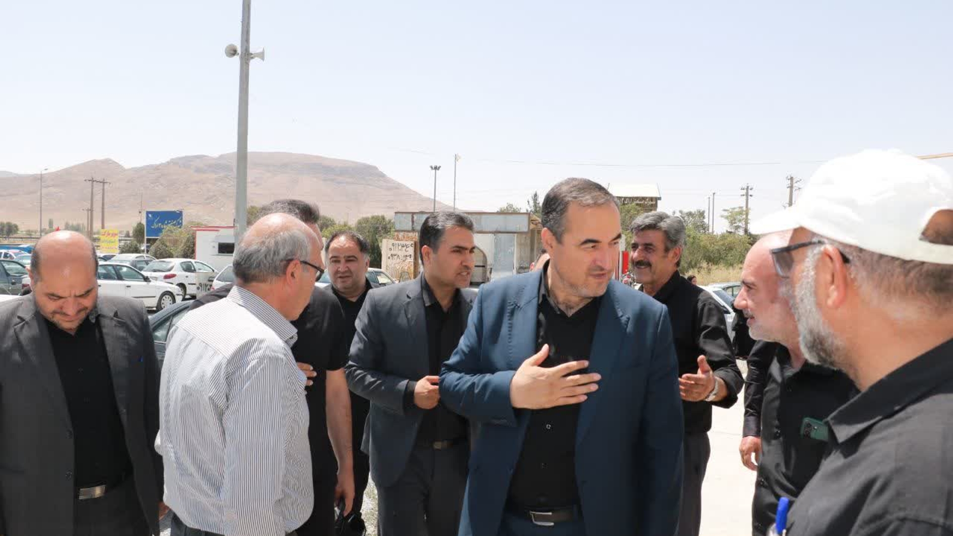 🏴 مراسم عزاداری پیامبر اکرم (ص) و امام حسن مجتبی (ع) در زائر سرای امام رضا (ع) در روستای خیرآباد با حضور فرماندار شهرستان اراک برگزار شد