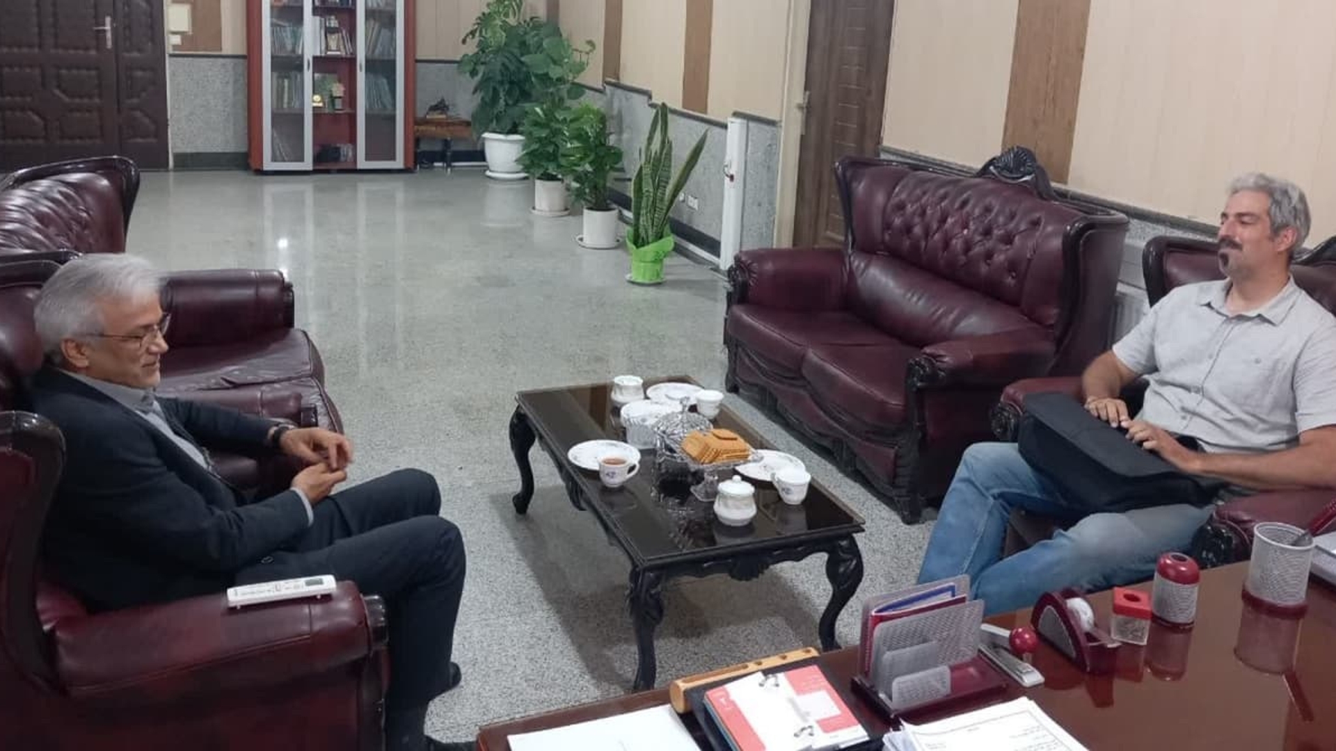 دیدار مدیرعامل شرکت معدنی آریا معدن کاوجم با سرپرست فرمانداری