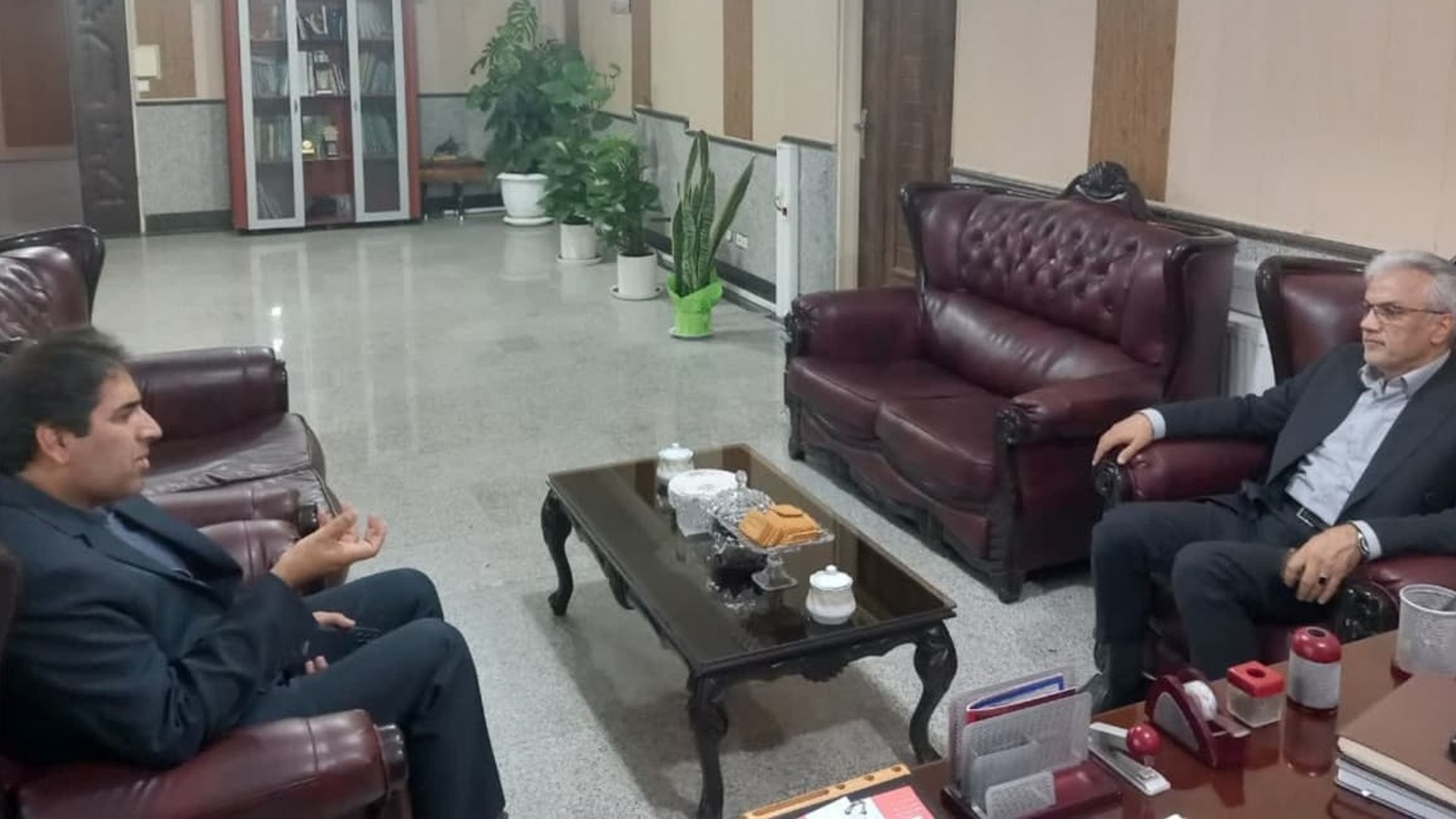 دیدار رئیس اداره راهداری و حمل و نقل جاده‌ای زرندیه با سرپرست فرمانداری