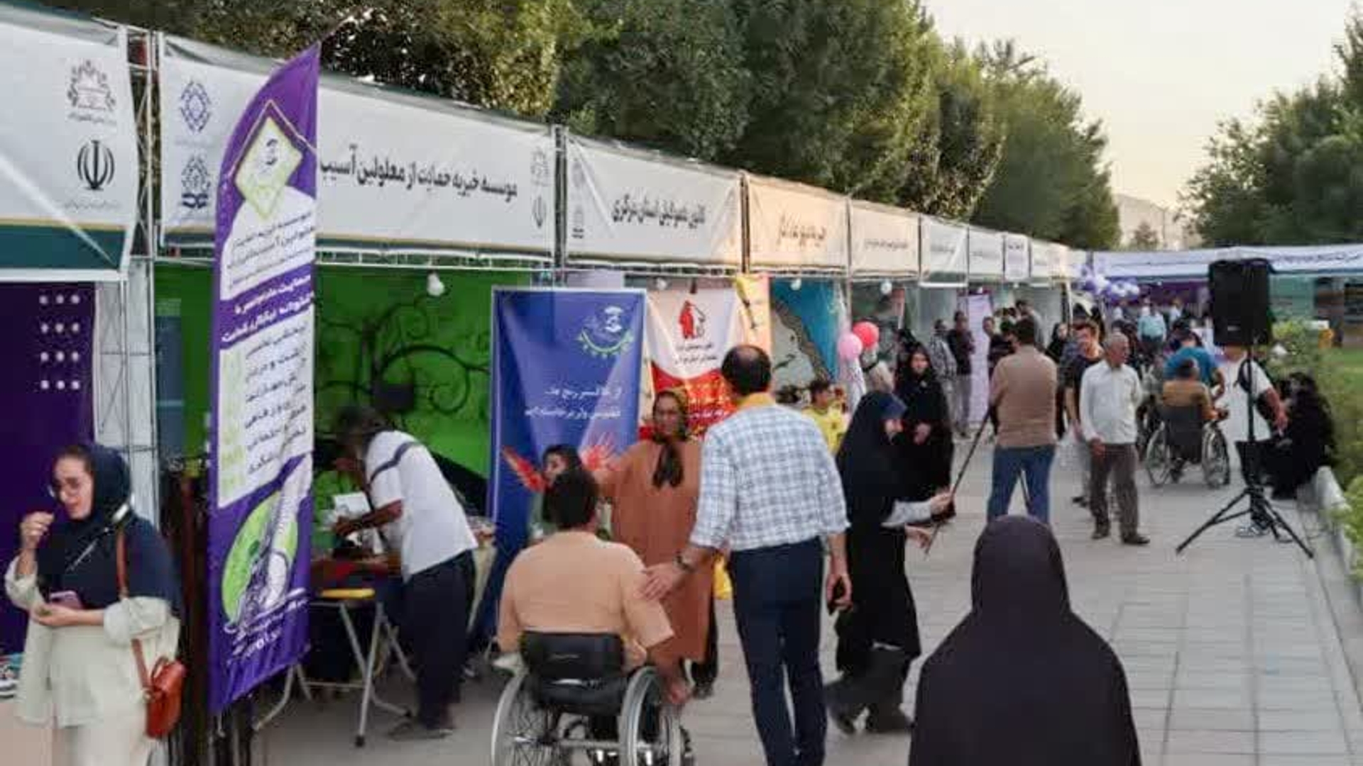 افتتاح نمایشگاه توانمندی‌ها و دستاوردهای تشکل‌های مردم نهاد استان مرکزی