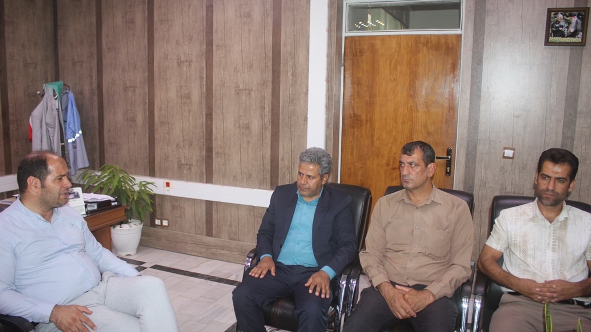 رئیس و اعضای شورای شهر و شهردار قورچی باشی و رئیس شرکت گاز شهرستان با فرماندار خمین دیدار کردند