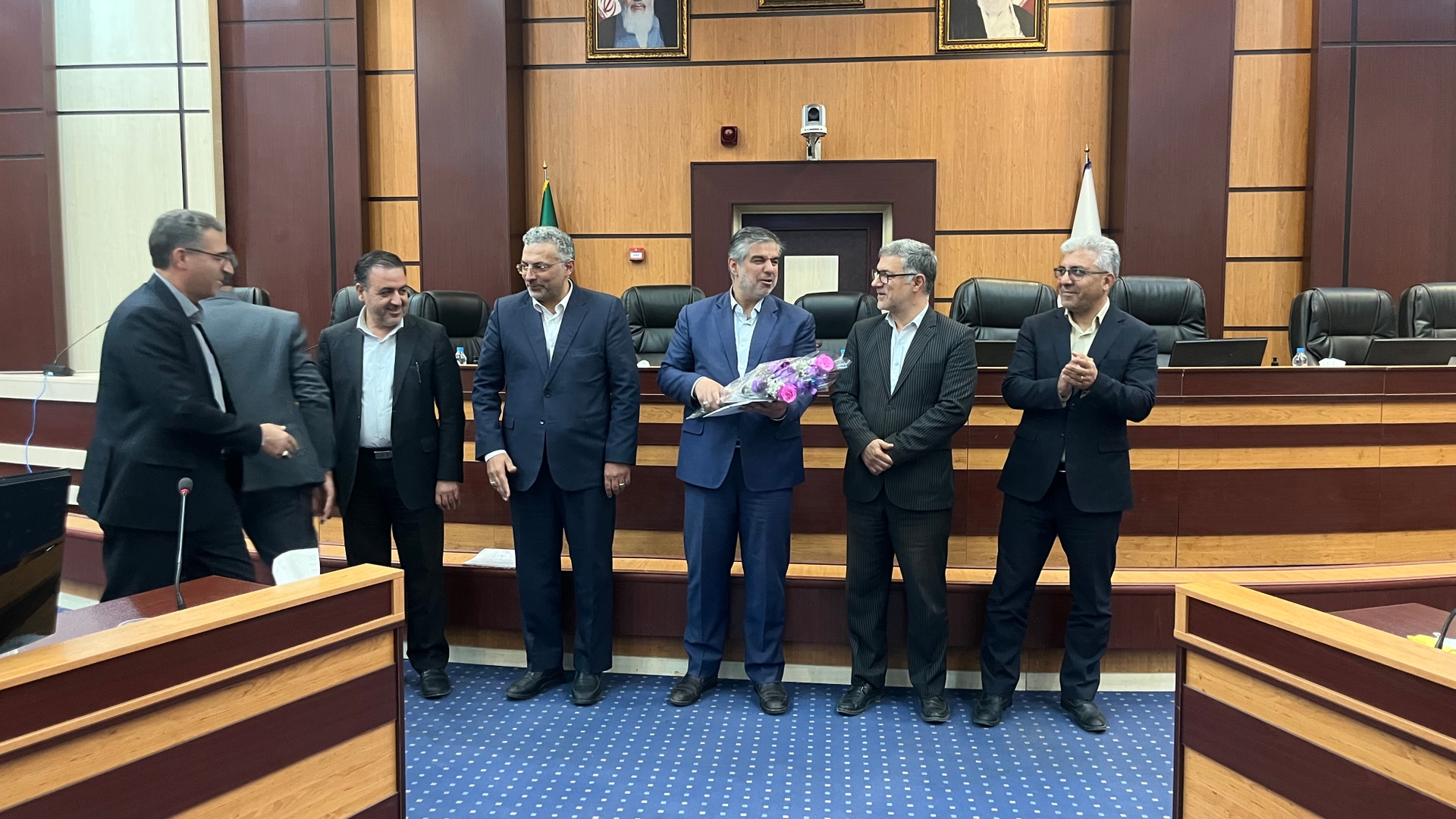 آیین بزرگداشت روز کارمند در استانداری مرکزی برگزار شد