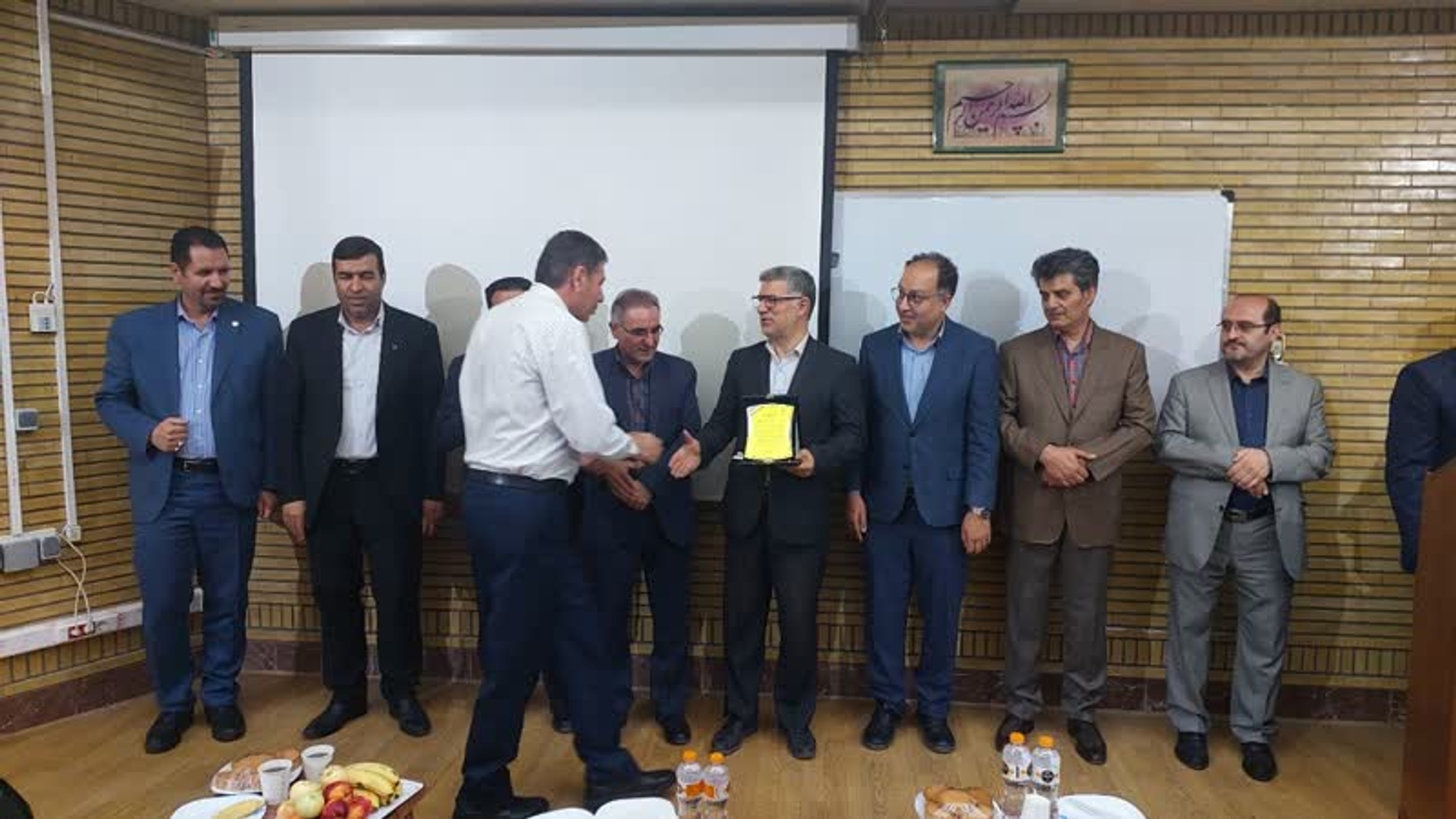 برگزاری مراسم گرامیداشت روز پزشک در بیمارستان امام خمینی( ره )