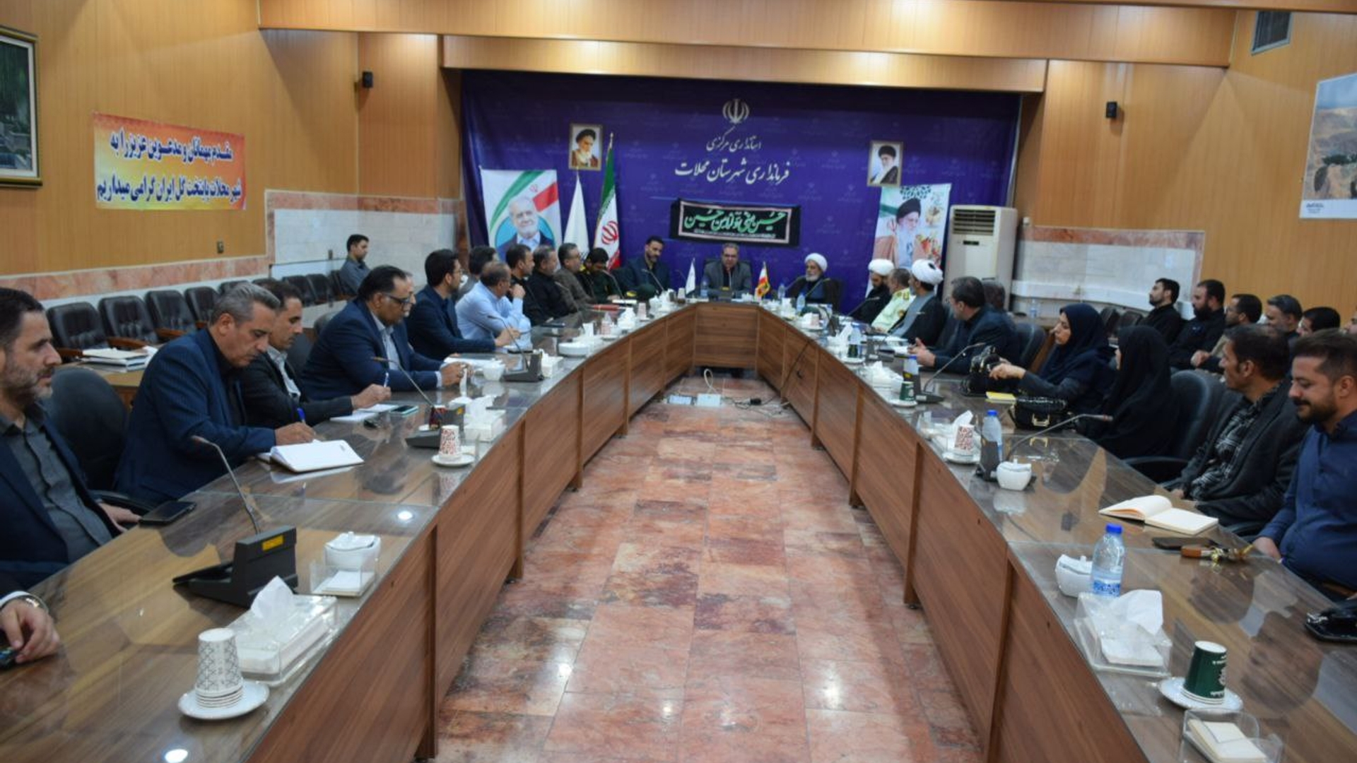 فرماندار شهرستان محلات: پسندیده نیست مدیرانی که خدمتگزاران این مردمند خدای نکرده با کم‌کاری خودشان، در زمین دشمن بازی کنند و باعث ایجاد نارضایتی و دلسردی در بین مردم شوند.