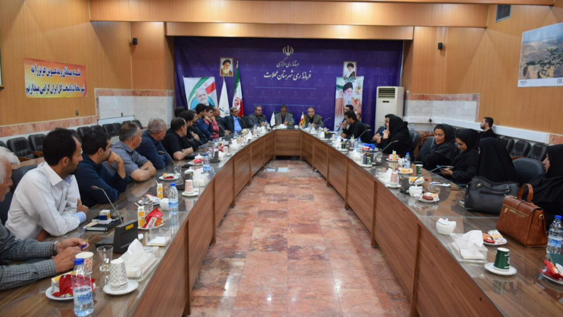 مراسم تقدیر از دهیاران روستاهای شهرستان محلات برگزار شد.