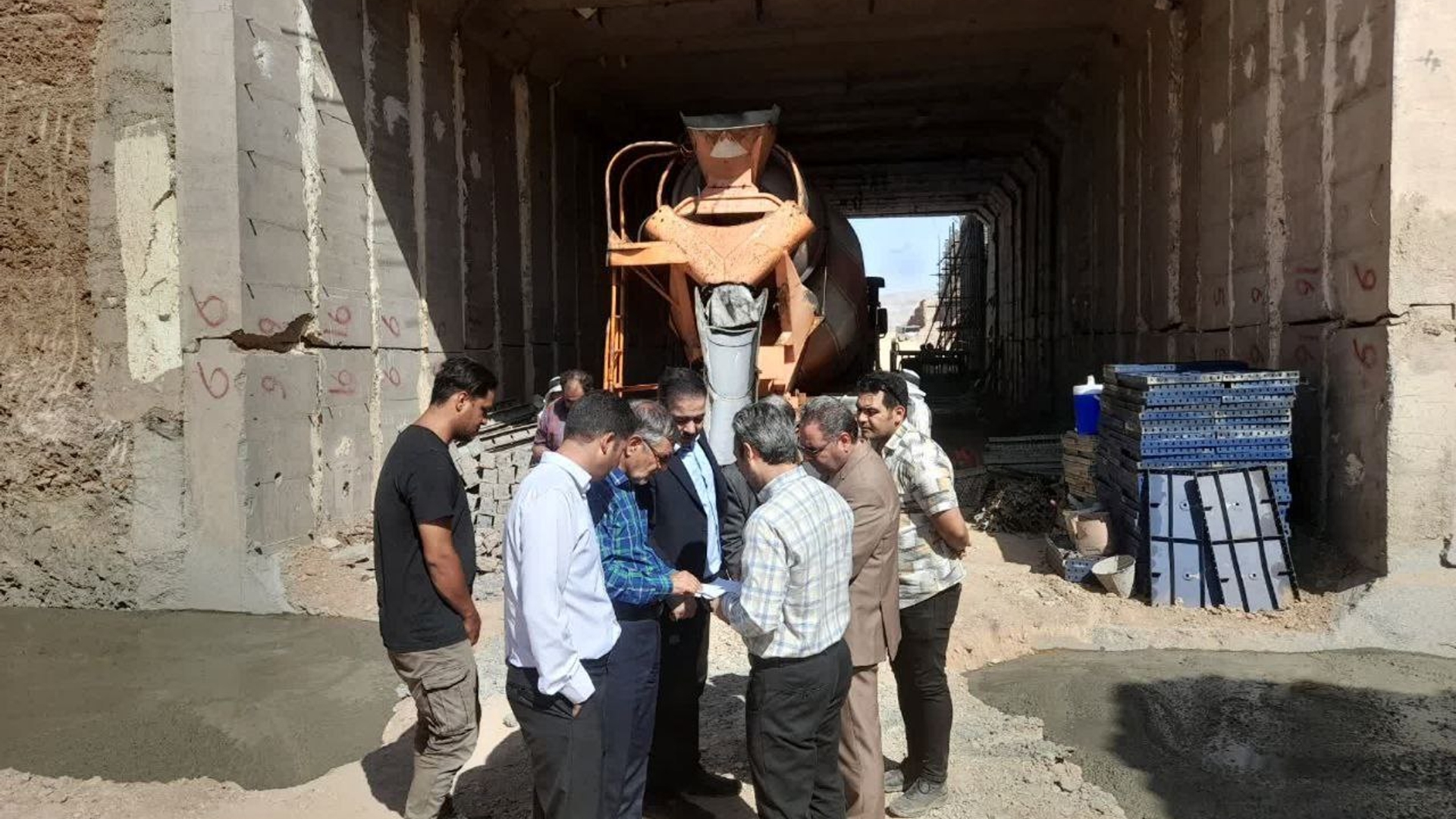 بررسی میدانی پروژه‌ی عملیات چهارخطه کردن محور محلات–آبگرم با حضور مسئولان