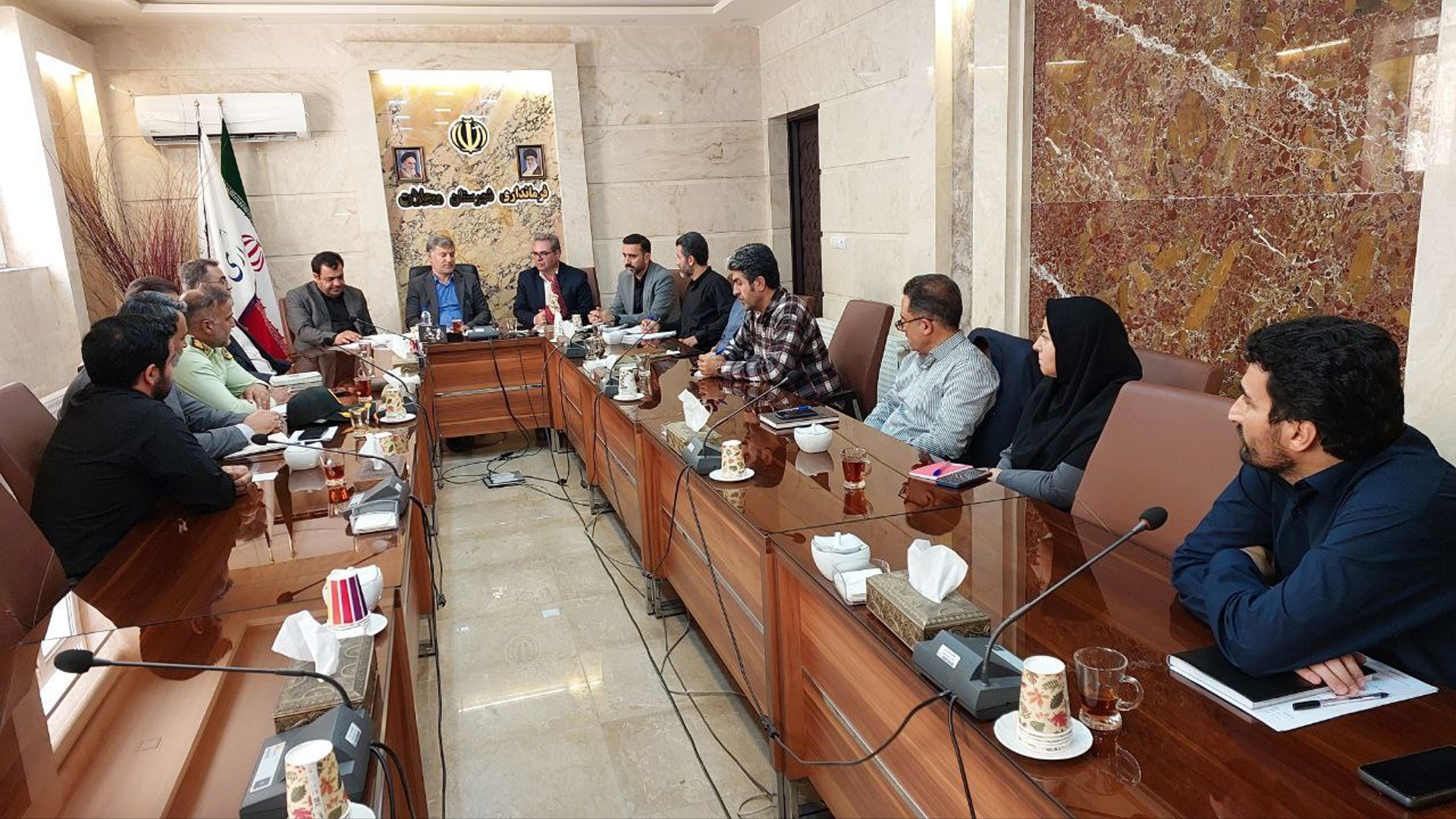 تشکیل جلسه کمیسیون مبارزه با قاچاق کالا و ارز در محلات با حضور معاون استاندار مرکزی؛ تأکید بر آمادگی کامل دستگاه‌های اجرایی و مقابله هوشمندانه با قاچاق کالا و ارز