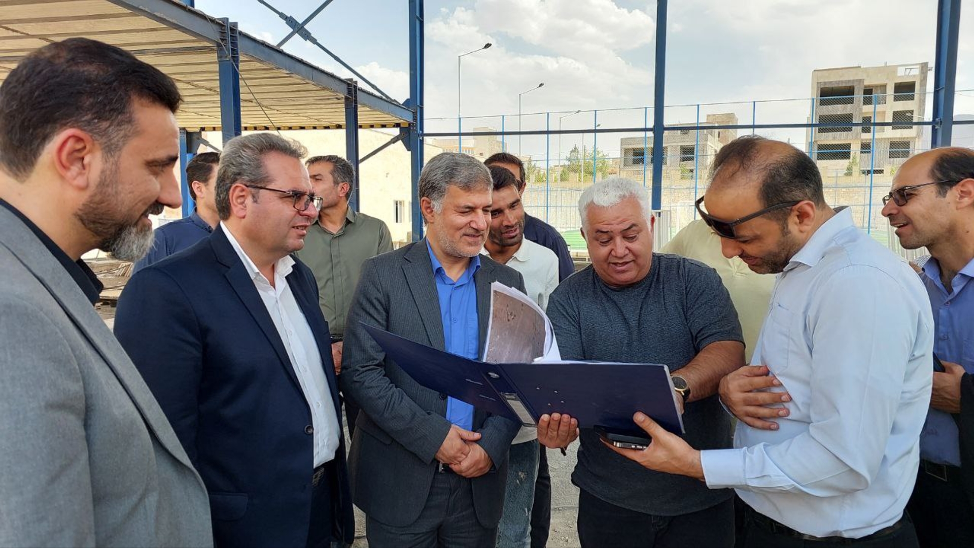 بازدید معاون سیاسی استاندار مرکزی از پروژه ورزشگاه شهدای باقرآباد نیم‌ور