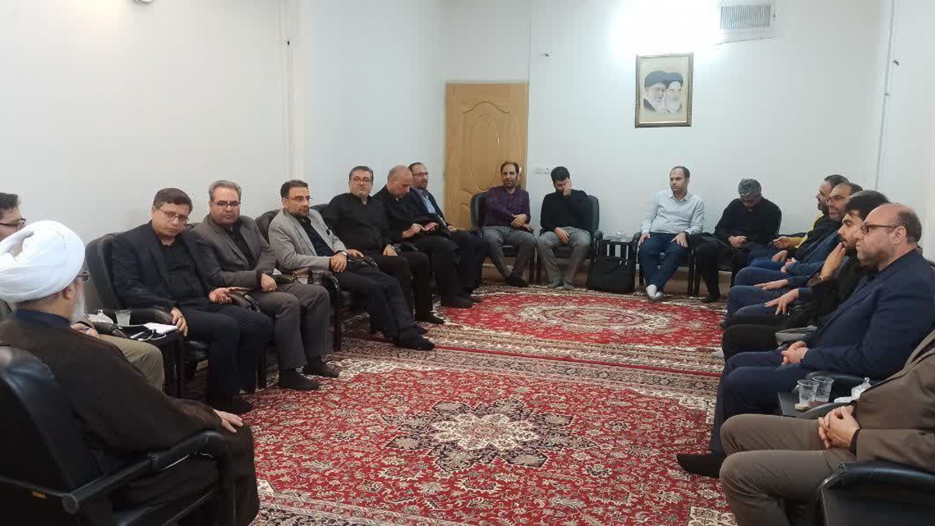 بازرس کل استان مرکزی در جریان دیدار با مسئولان محلات، گزارش نتایج بازرسی‌های میدانی را ارائه داد.