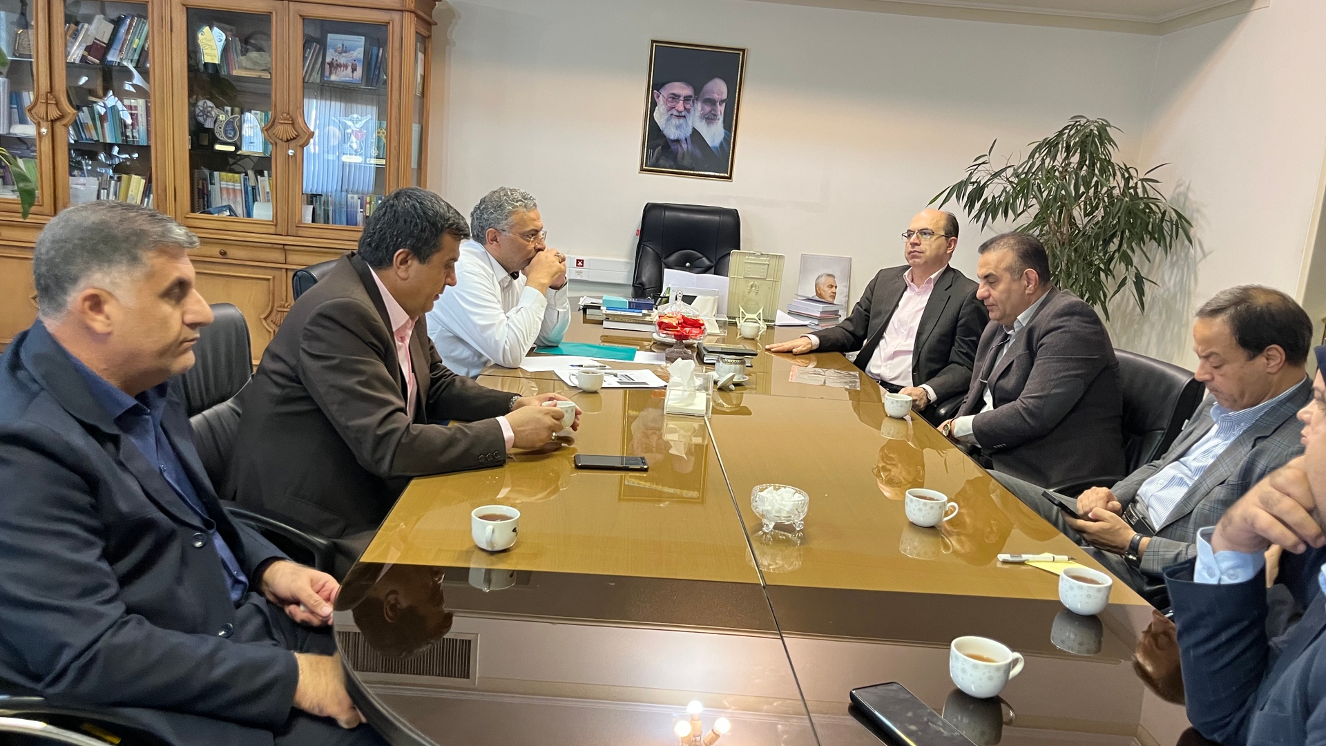 نشست هم اندیشی دانشگاه علوم پزشکی استان مرکزی با استانداری