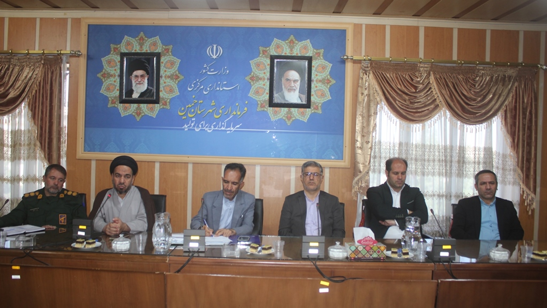 هفتمین جلسه شورای اداری شهرستان خمین در سال 1404 برگزار شد