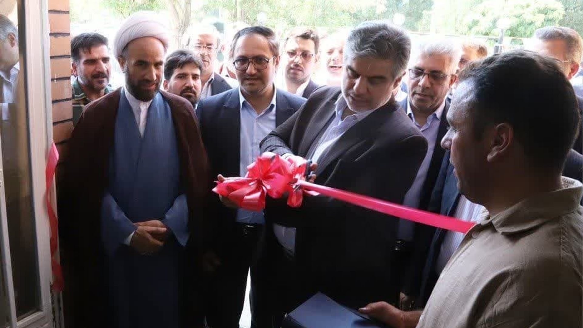 بهره‌برداری از ۵۴ طرح عمرانی و اقتصادی در شهرستان خنداب/ گلنگ‌زنی یک پروژه عمرانی