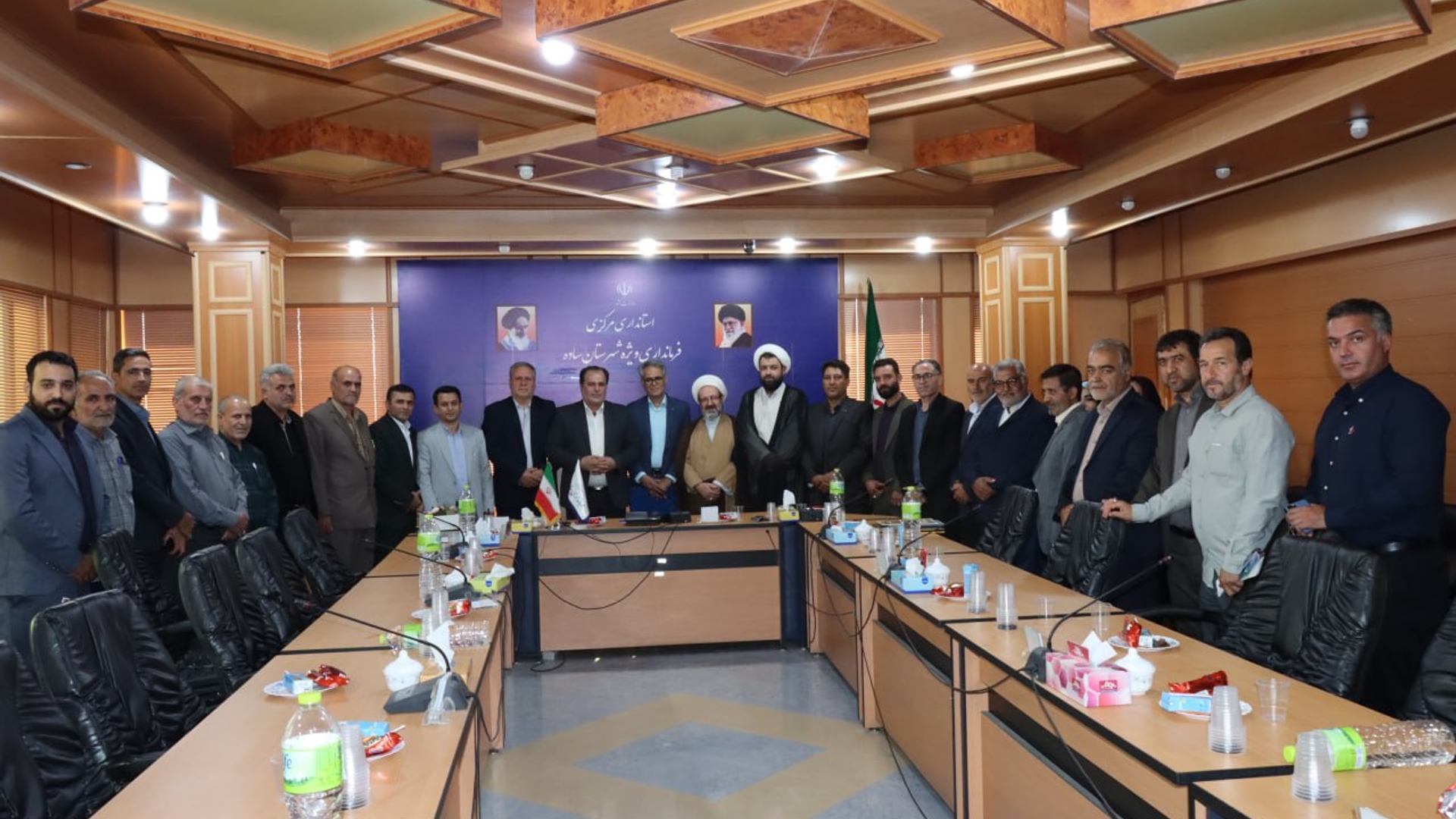 مراسم تکریم و معارفه بخشداران نوبران و مرکزی ساوه برگزار شد.