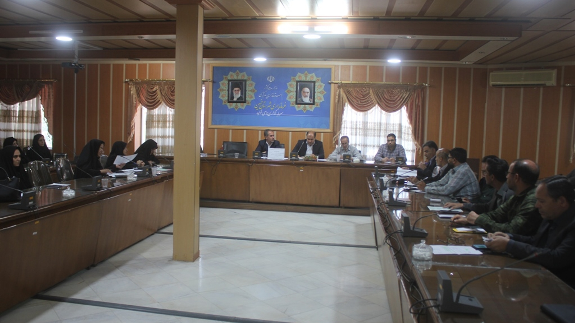 ششمین جلسه کارگروه تخصصی امور اجتماعی و فرهنگی ، سلامت ، زنان و خانواده شهرستان خمین در سال 1404 برگزار شد