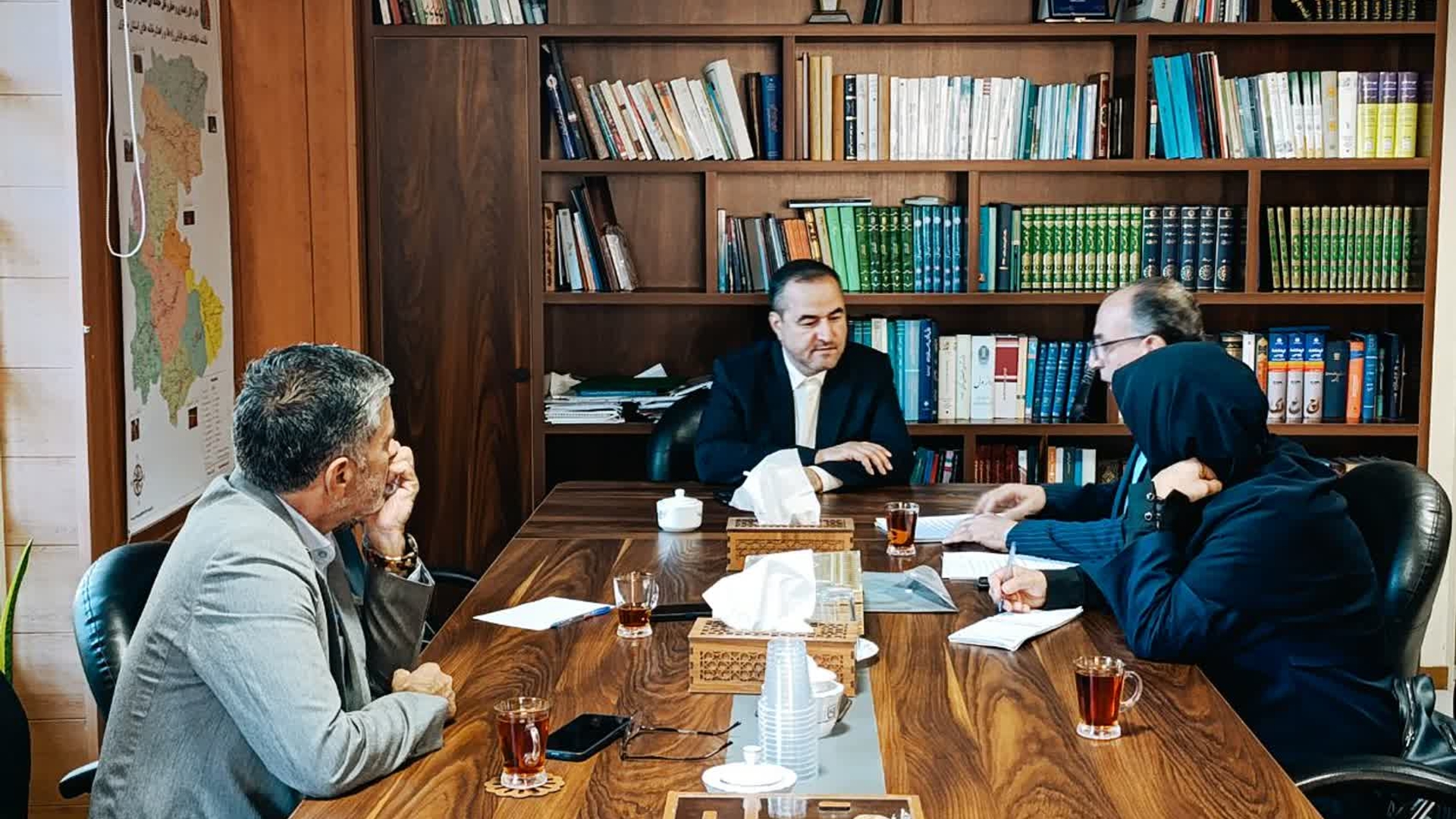 🔵نشست هم اندیشی با فرماندار شهرستان اراک در راستای اجرای پروژه شهر سالم