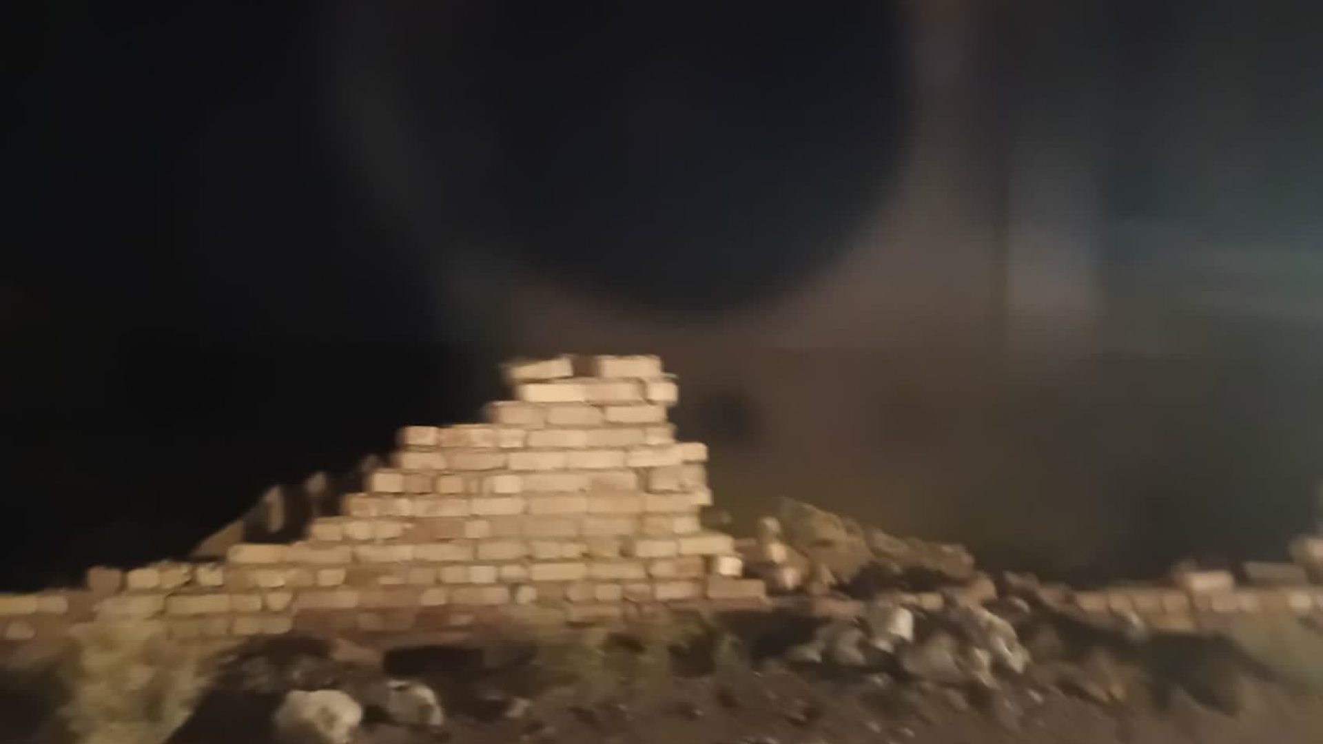 حسب دستور فرماندار شهرستان اراک اجرای عملیات قلع وقمع مستحدثات غیر مجاز درمورخه1404/06/16ساعت ۳:۳۰