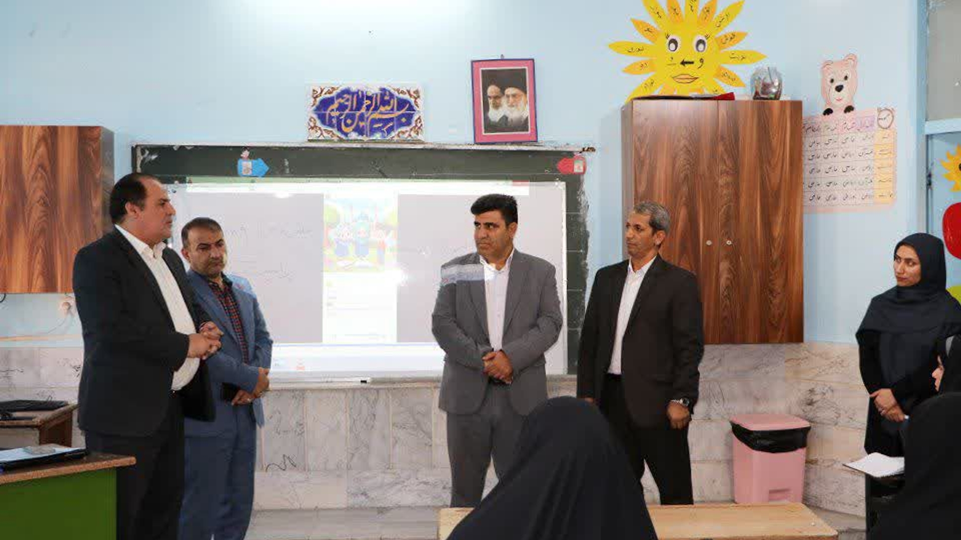 بازدید فرماندار ساوه از کلاس های طرح توانا آموزش و پرورش
