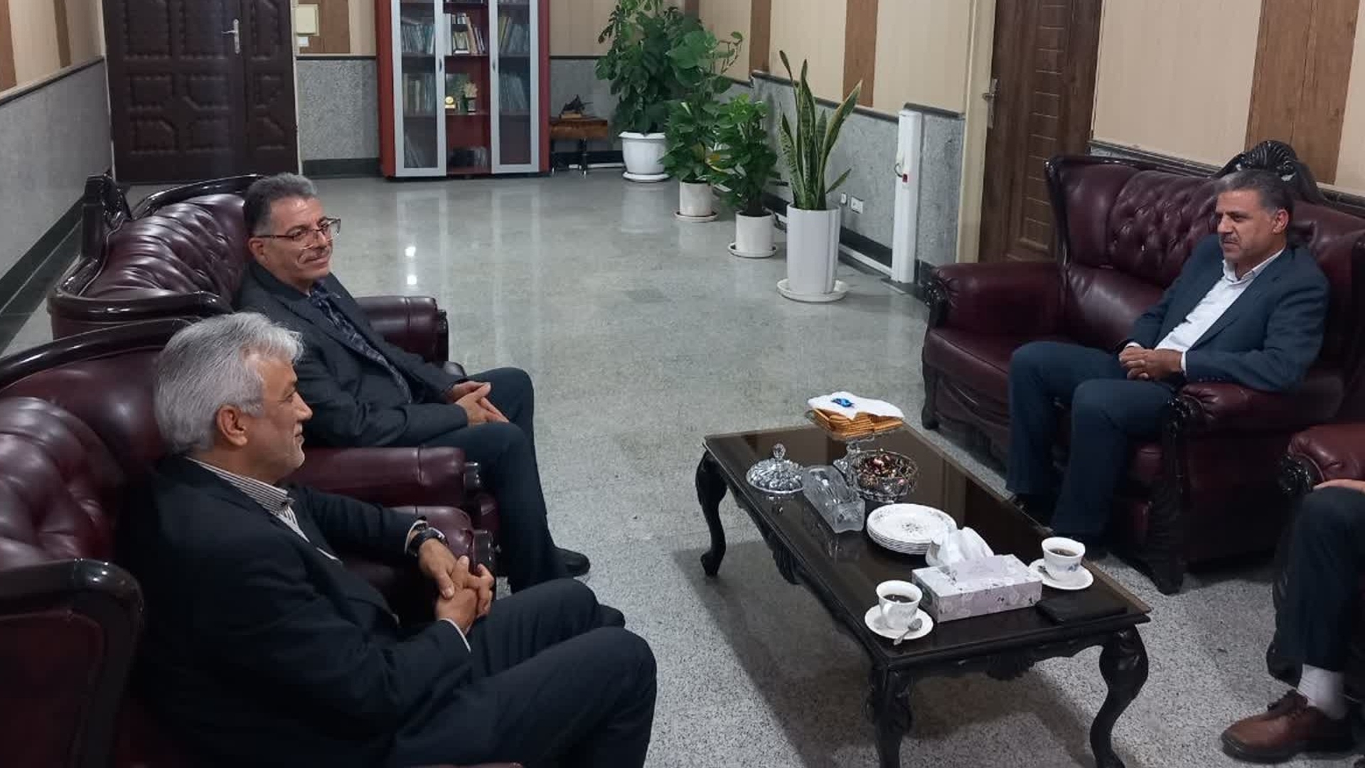 فرماندار زرندیه با سرپرستی شعب بانک ملی ساوه و زرندیه دیدار کرد