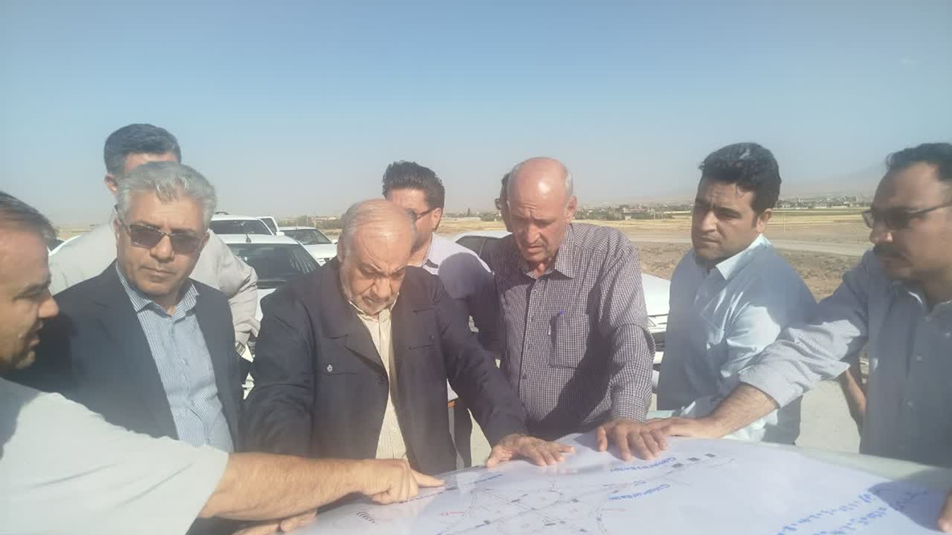 ازدید معاون وزیر و مدیرعامل شرکت ساخت و توسعه زیربناهای حمل‌ونقل کشور از ورودی شهرک صنعتی ایبک آباد و ورودی شهرستان خنجین