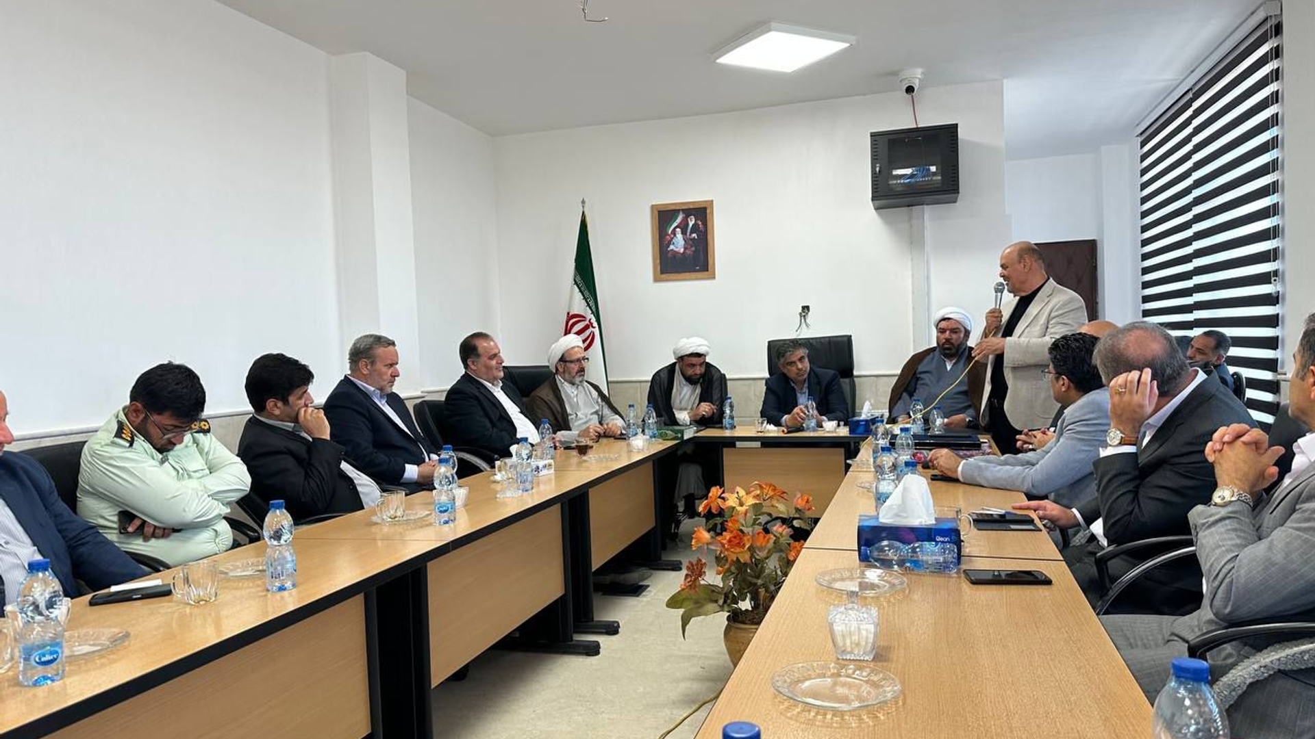 باحضور استاندار مرکزی ساختمان شهرداری نوبران افتتاح شد.