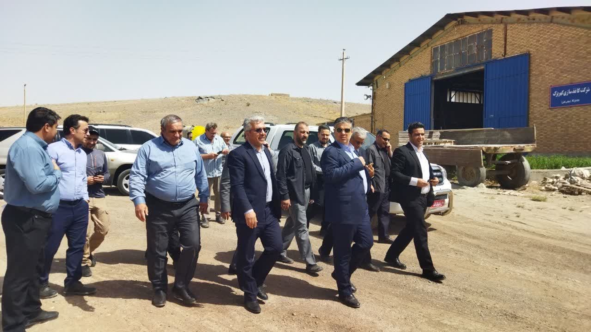 استاندار مرکزی از پروژه ۵۲ هکتاری نهضت ملی مسکن در زرندیه بازدید کرد