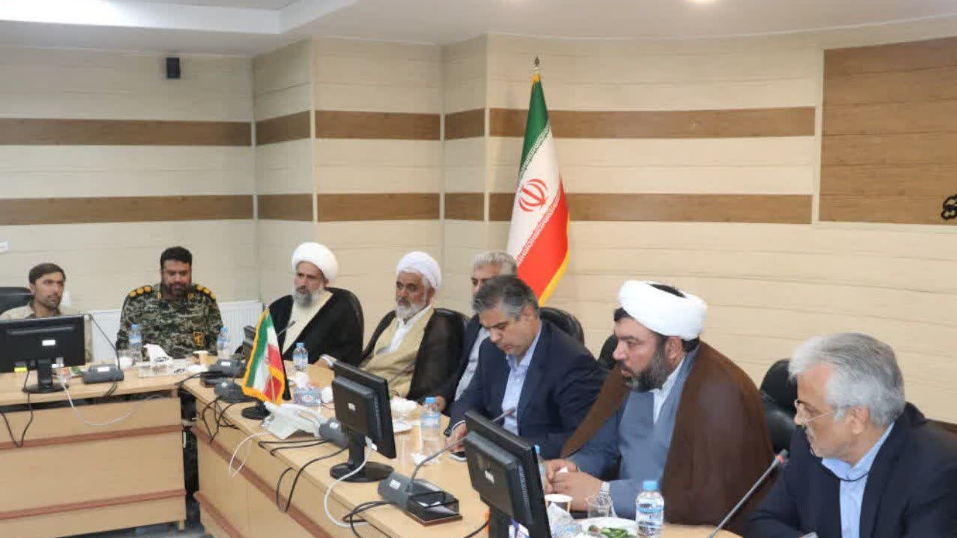 استاندار مرکزی مسائل عمرانی و اقتصادی زرندیه را بررسی کرد