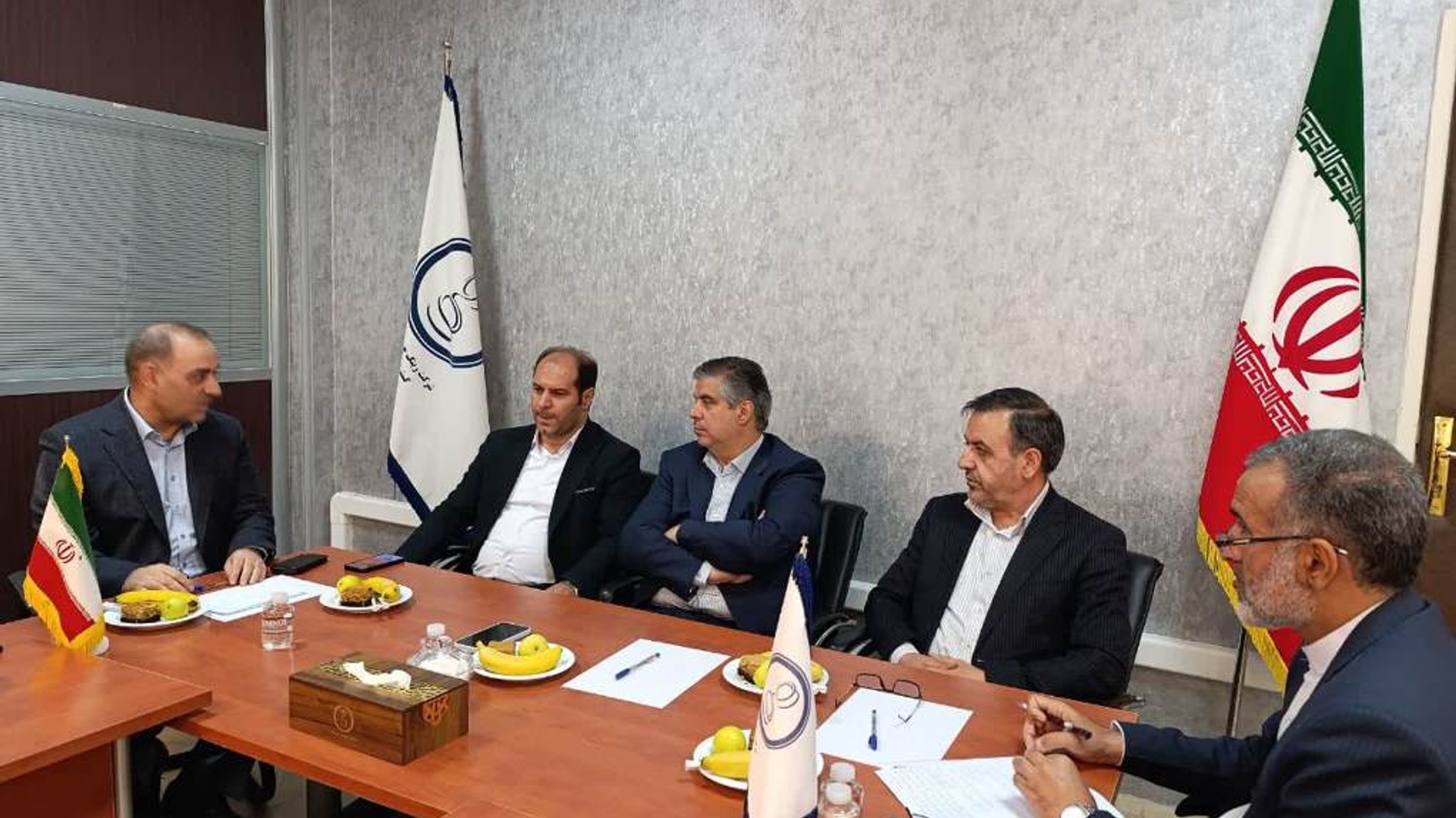 استاندار مرکزی از شرکت رینگ گسترش گام آفرین خمین بازدید کرد