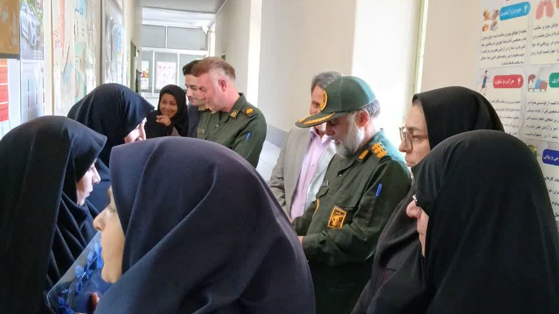 همزمان با هفته دفاع مقدس و در راستای لبیک به فرمایشات مقام معظم رهبری درباره ضرورت مقابله با جنگ جمعیتی، مرکز نفس در دو بخش شهری و روستایی شهر آستانه  با حضور مفتح زاده مدیر  کل  امور زنان وخانواده استانداری  و جمعی از مسئولان، فعالان مردمی و گروه‌های جهادی افتتاح شد.